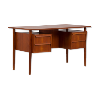 Danish mid century modern teak desk in teak with 4 drawers, 1960s