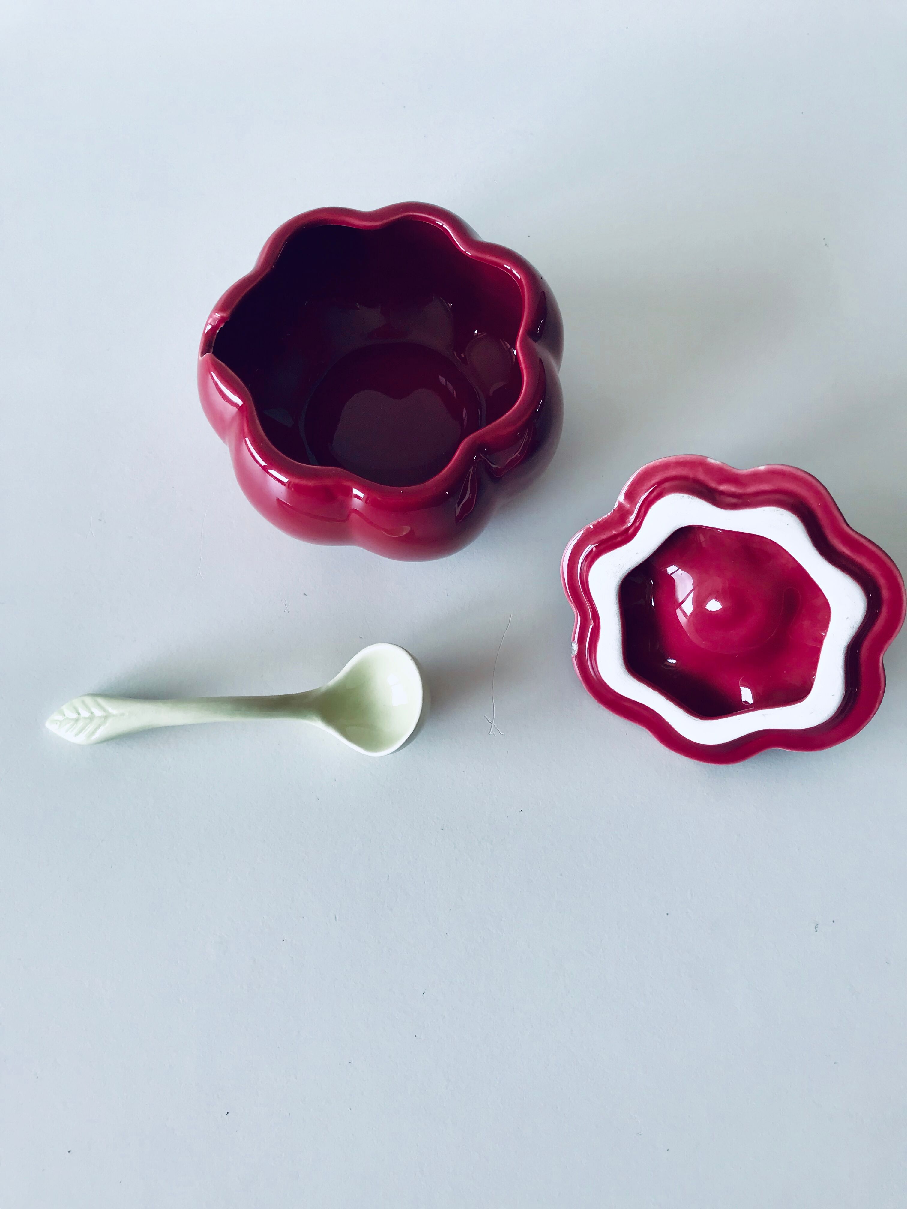 Tomato dabbling sugar