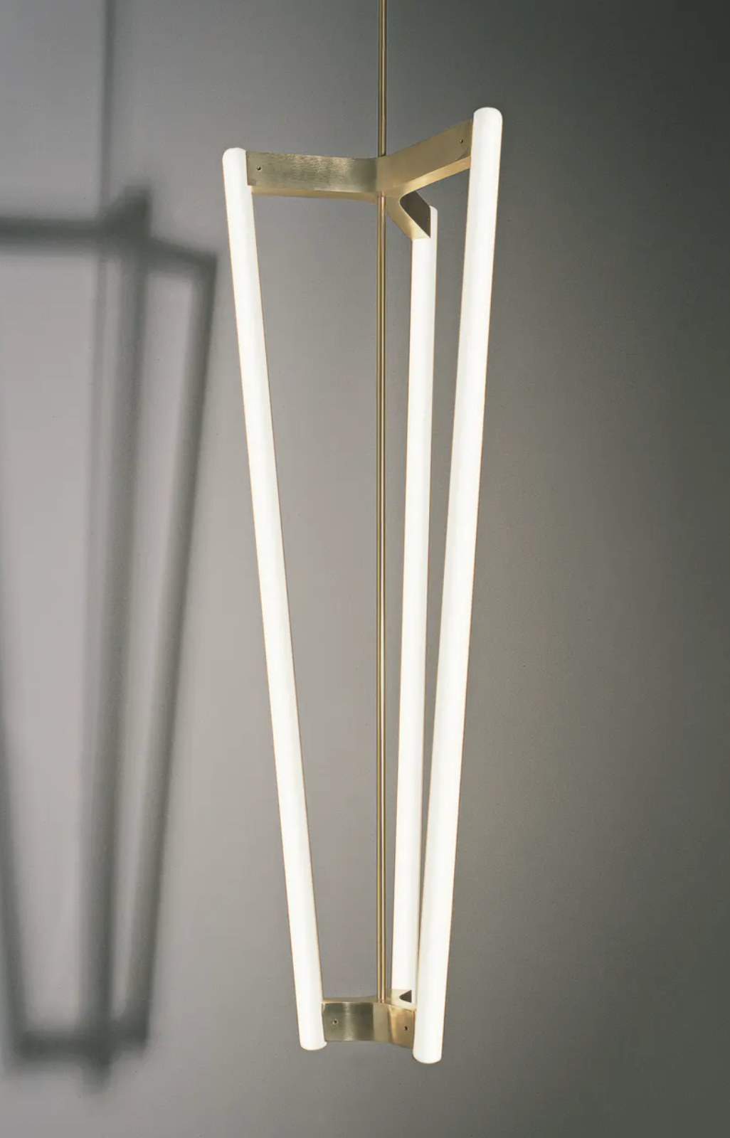 Suspension Michael Anastassiades