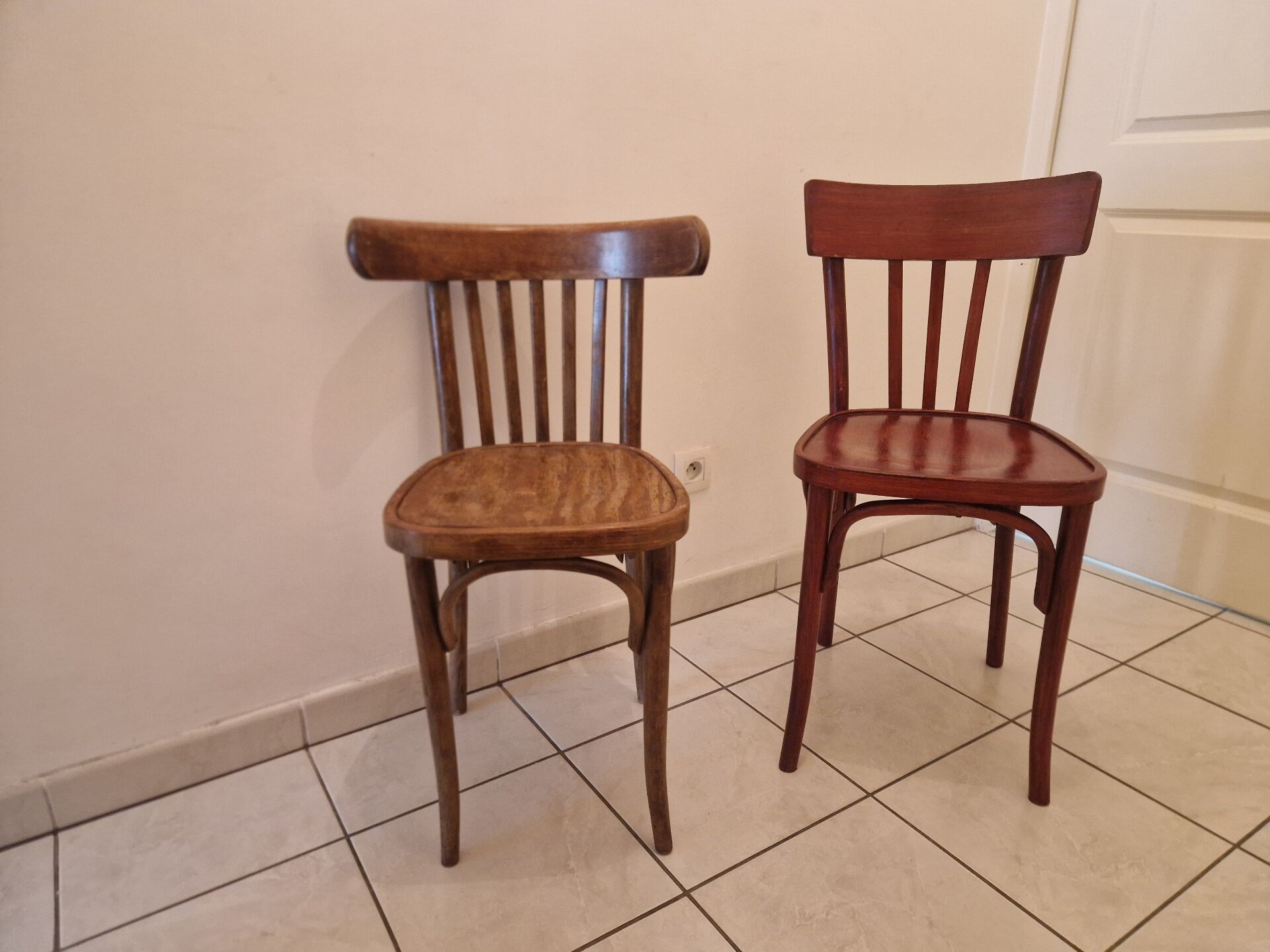 Lot de deux chaises bistro
