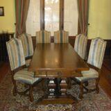 Extendable cabinetmaker's table in solid oak and 6 fabric chairs