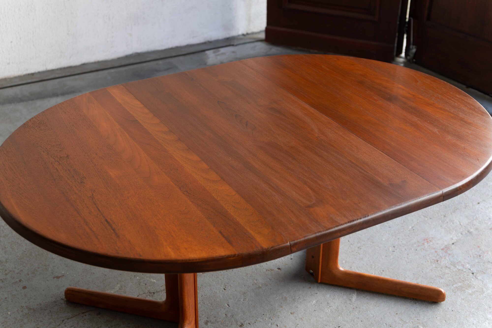 Dining table by Glostrup