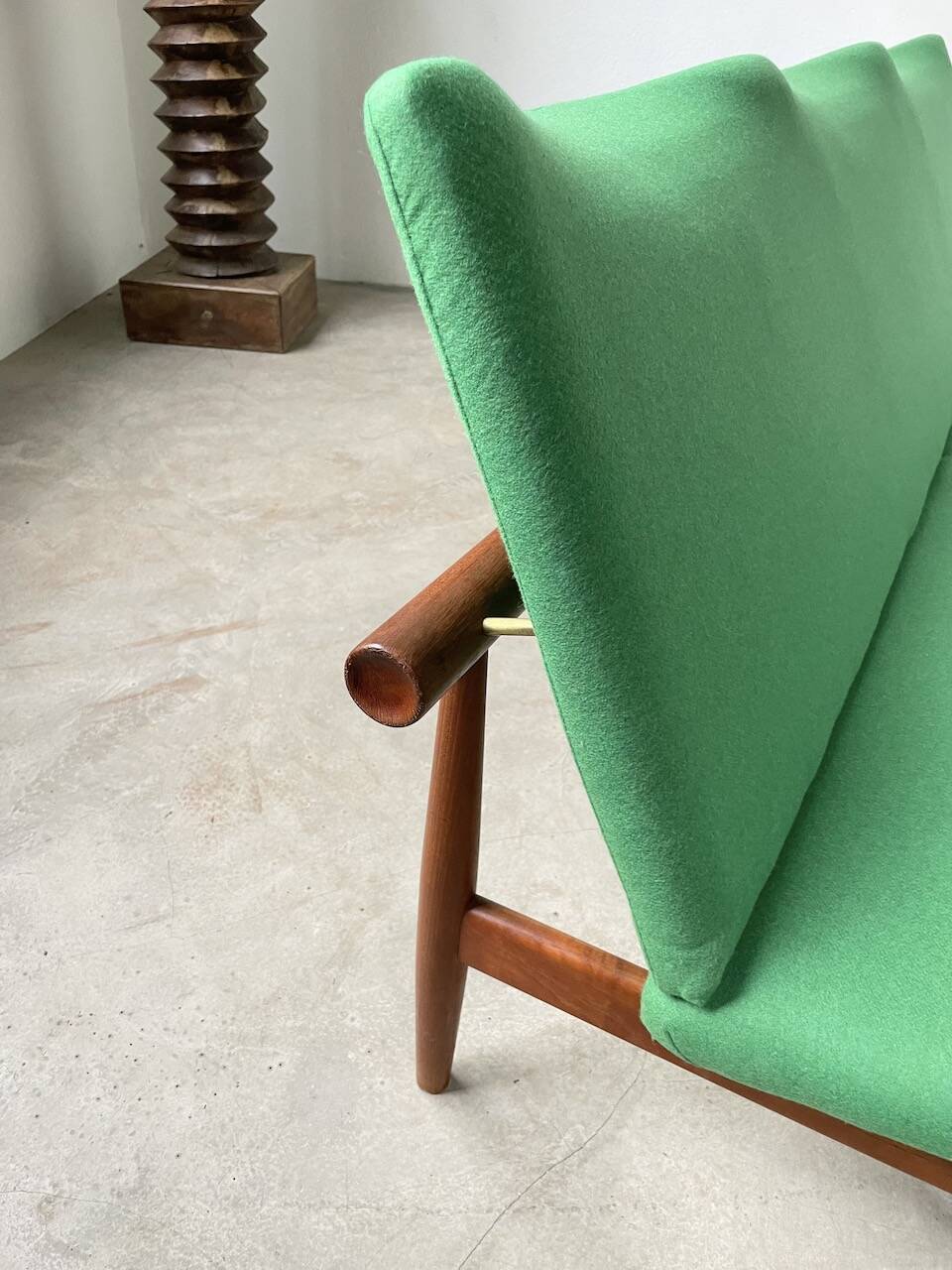 Finn Juhl three-seater bench “Japan” model France & Son