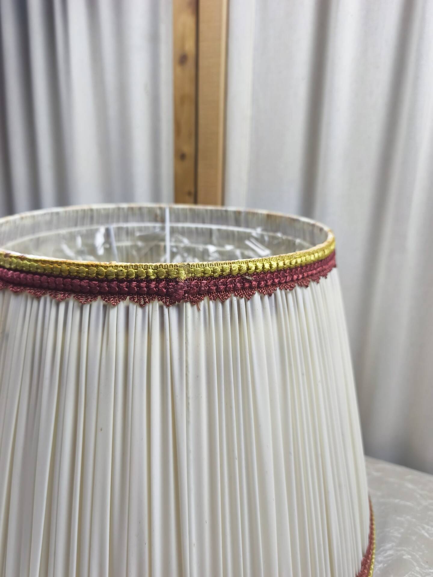 Set of 3 large vintage pleated fabric lampshades – trimmings –