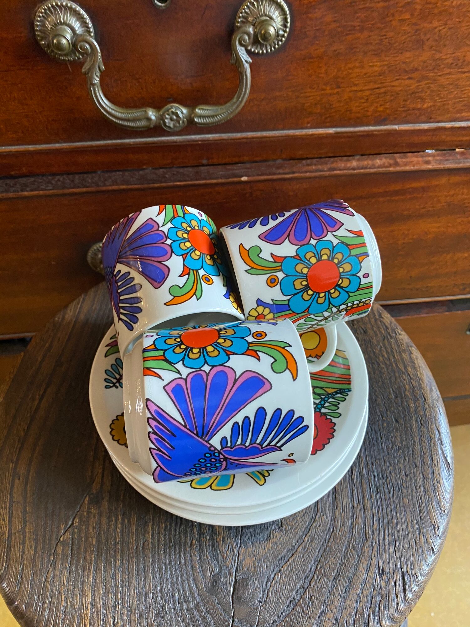 Set of 8 tea cup and saucer by Villeroy and Boch “Acapulco”