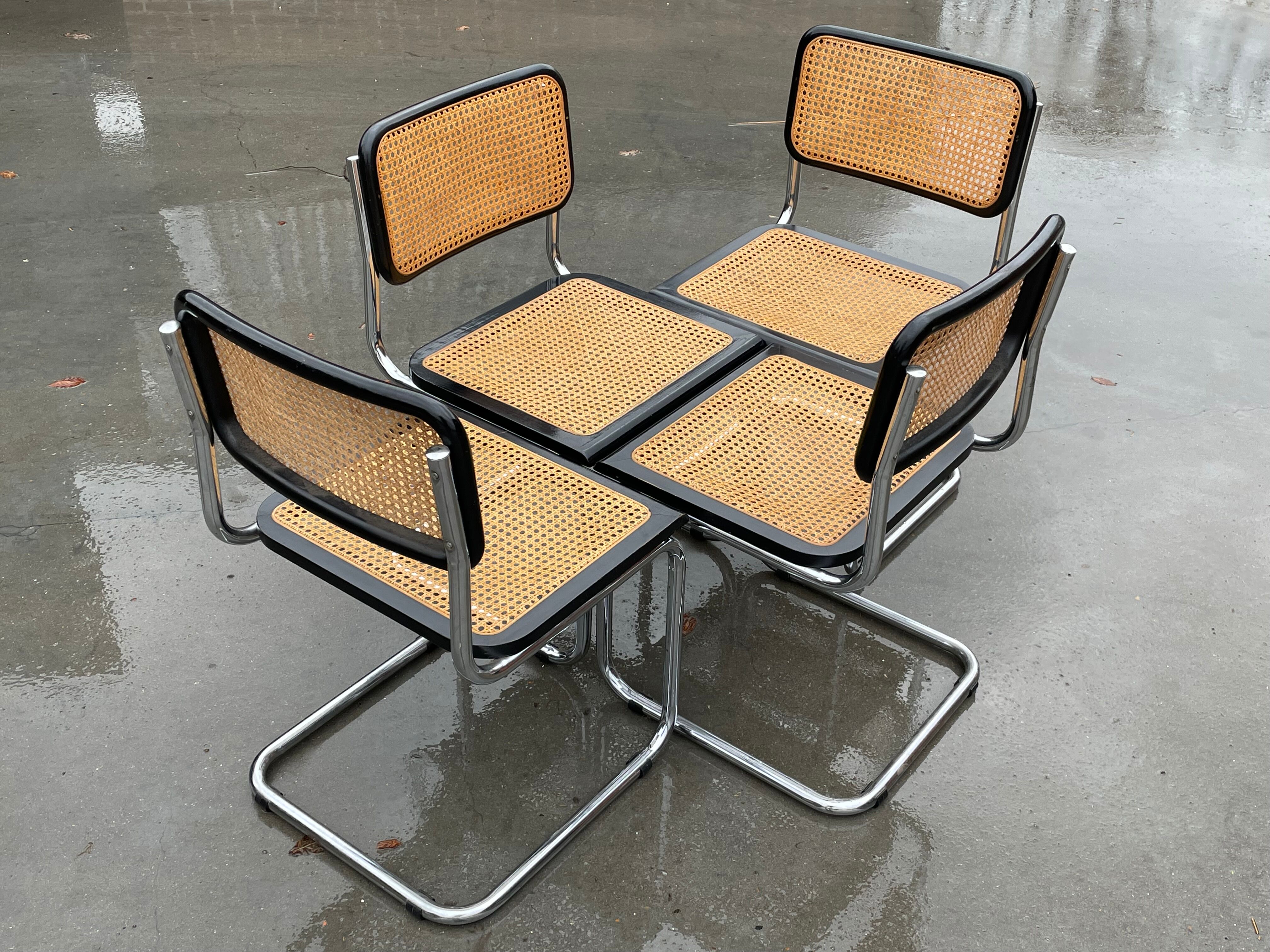 Set of 4 vintage chairs model Cesca B32 in black and chrome