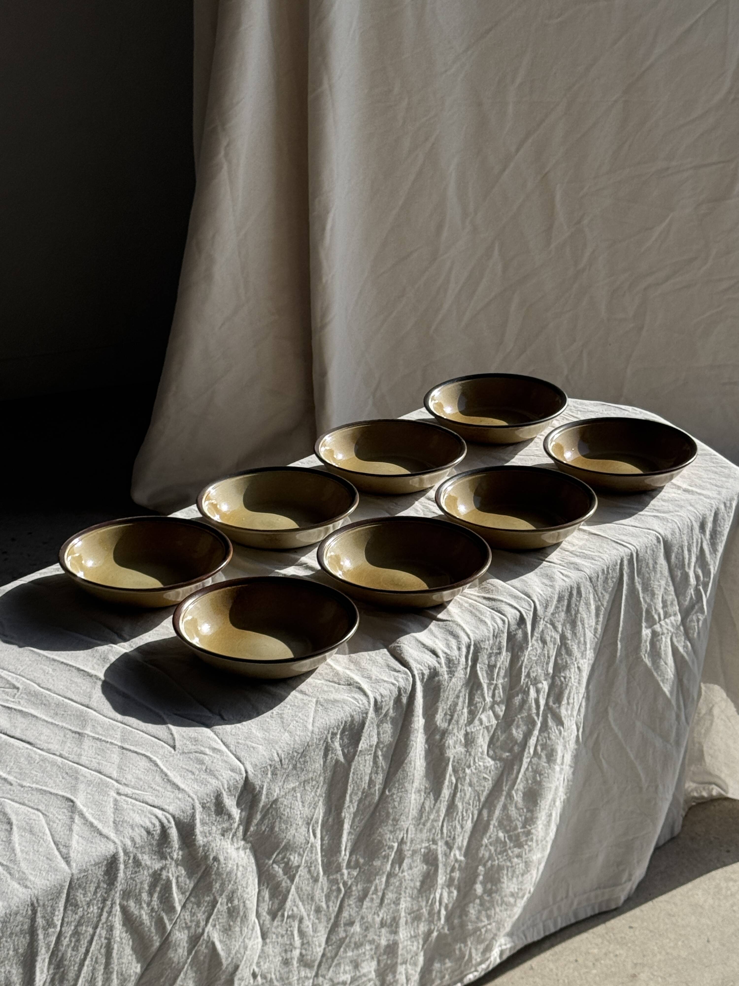 Set of 8 brown-rimmed stoneware deep plates Atelier Saint Simon D19.5