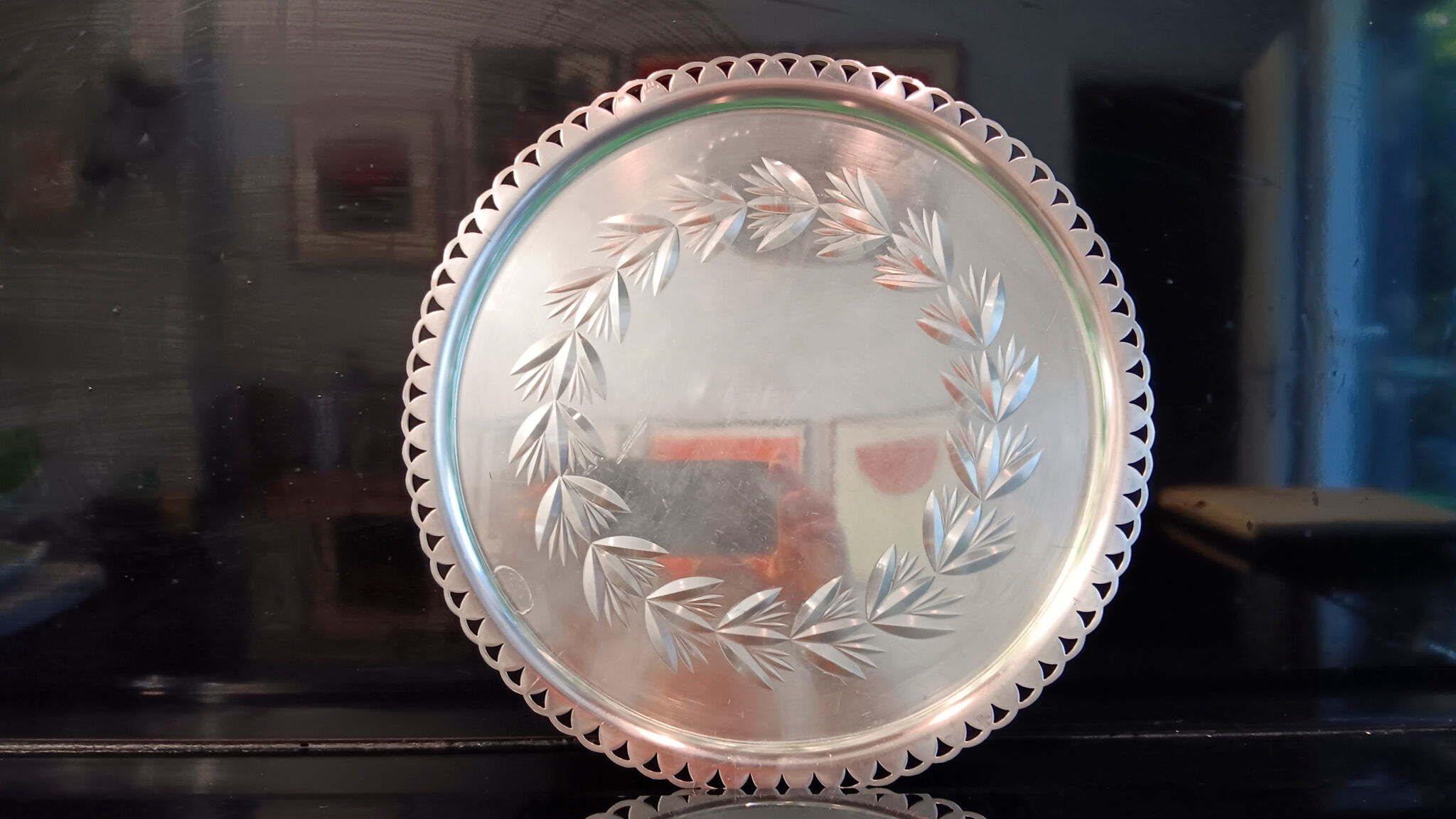 Round dish in silver-plated and glazed metal from the St Médard goldsmith's shop (hallmarks).