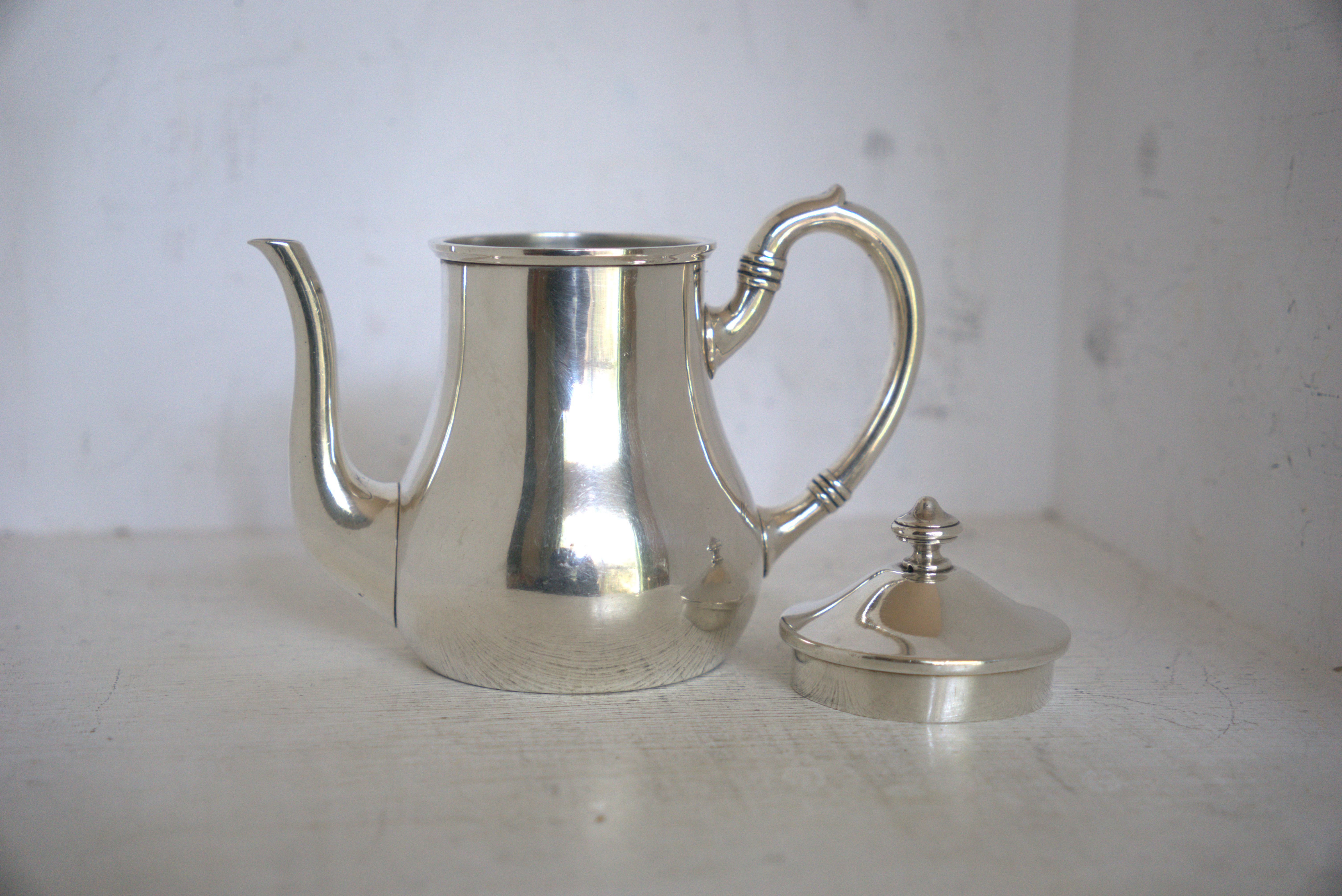 Paire de cafetières plaqué argent