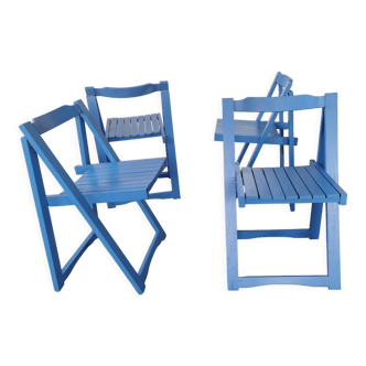 Set of 4 vintage folding chairs