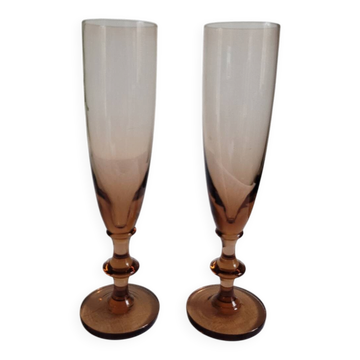 Set of 2 pink glass champagne flutes