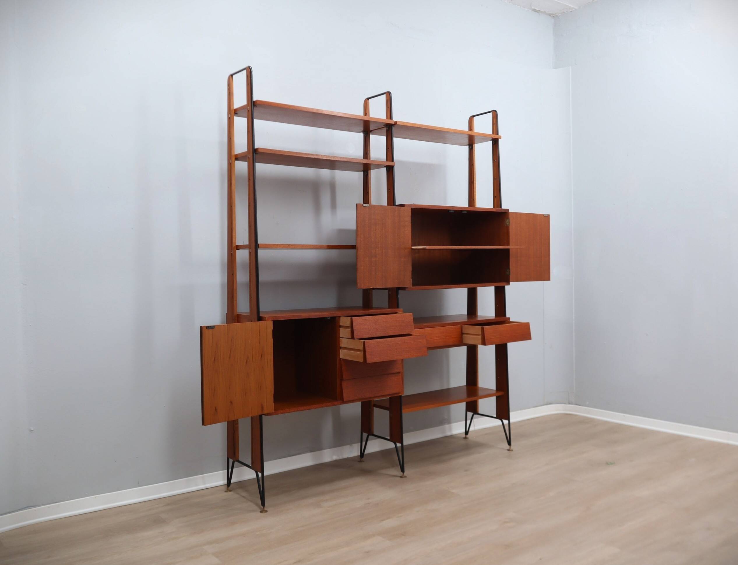 Mid century modular teak bookcase with bar unit, Italy 1950s
