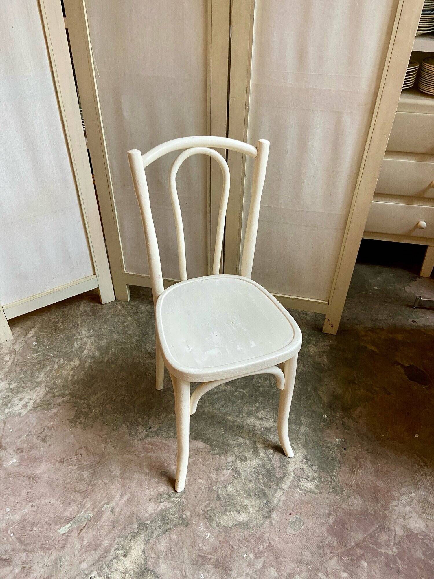 Chaise bistrot en hêtre cintré blanc