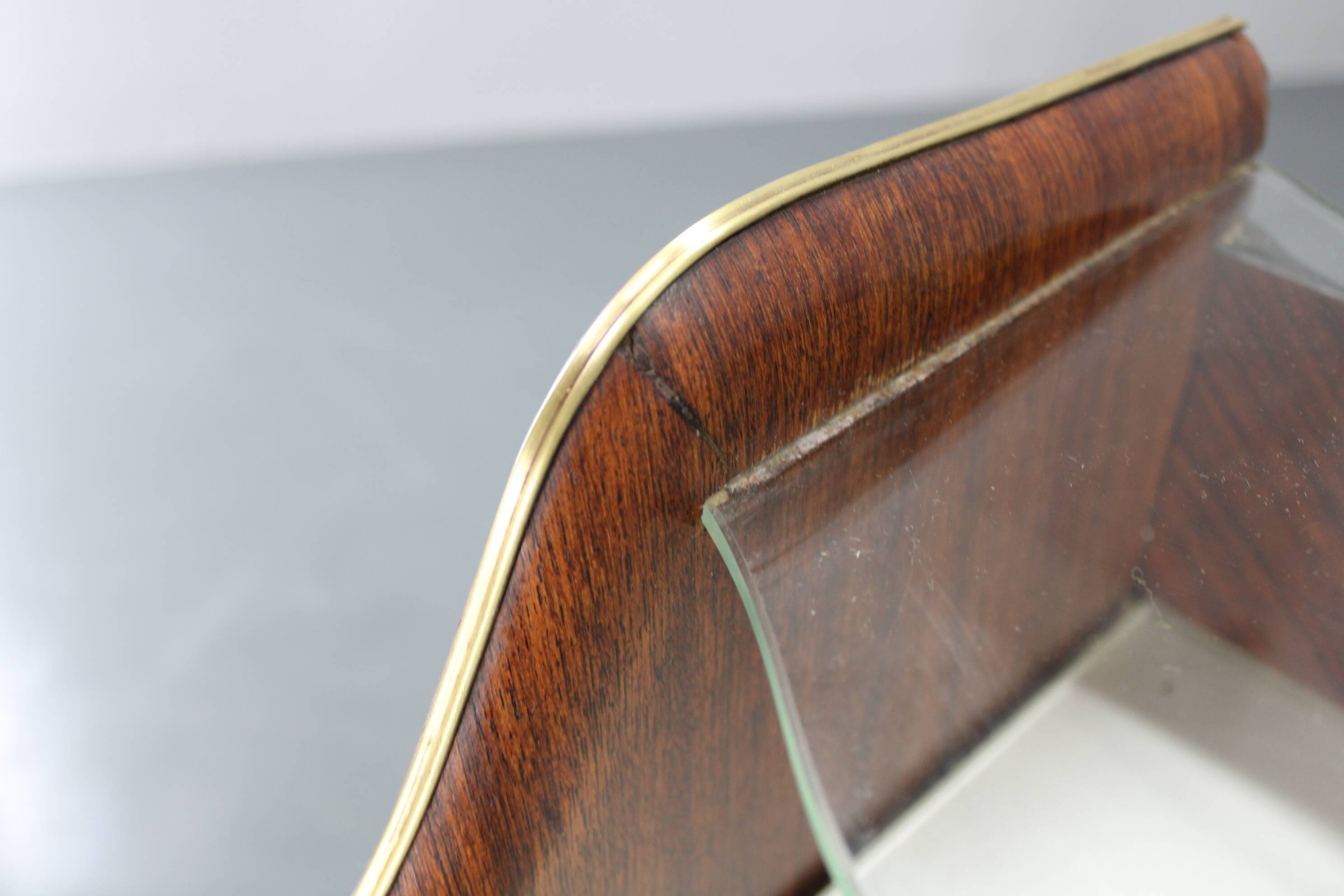 Buffet italien organique des années 1950 avec plateau en verre et 4 tiroirs