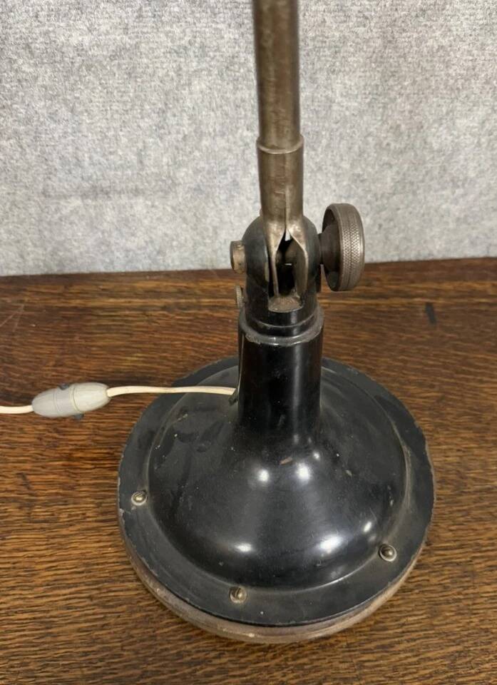 20th Century Industrial Design: Very Large Articulated Arm Lamp