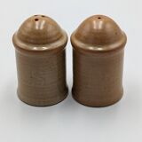 Ceramic salt shaker and pepper shaker
