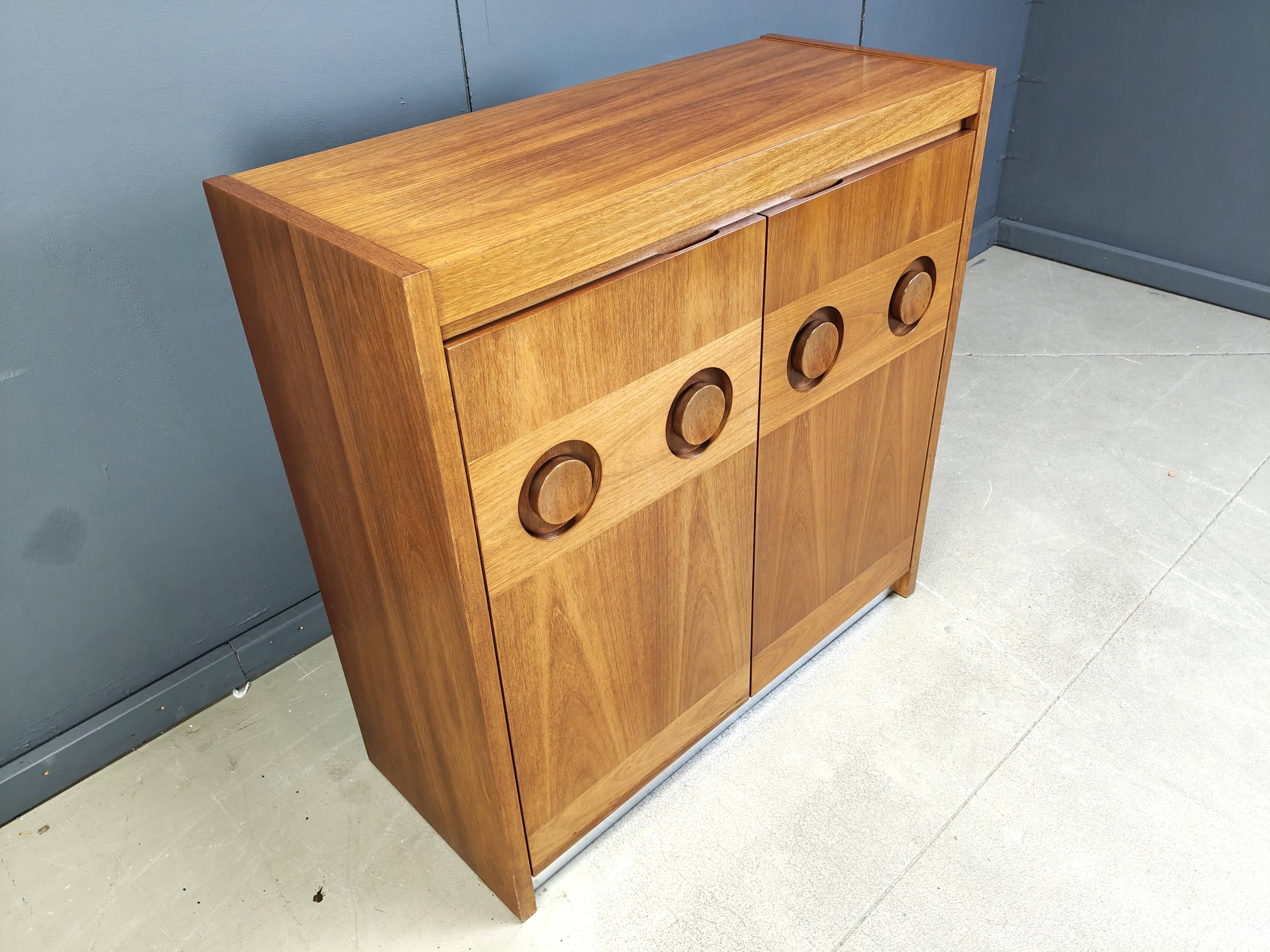 Meuble bar brutaliste vintage des années 1970