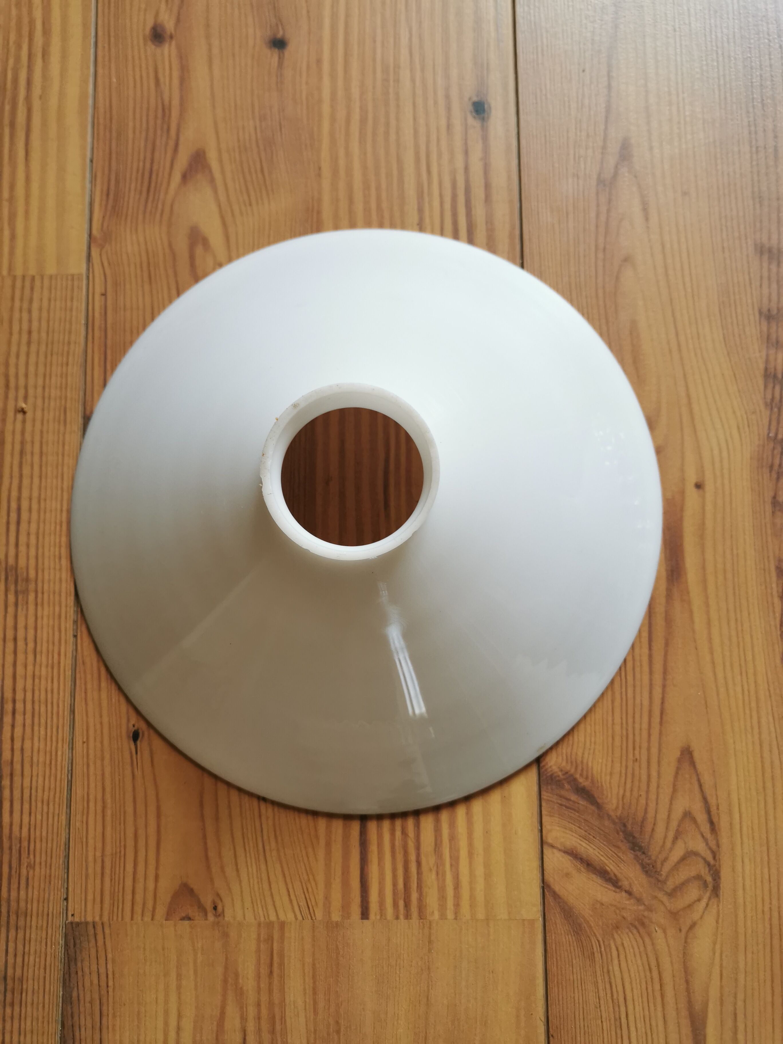 4 simple and serrated opaline shades