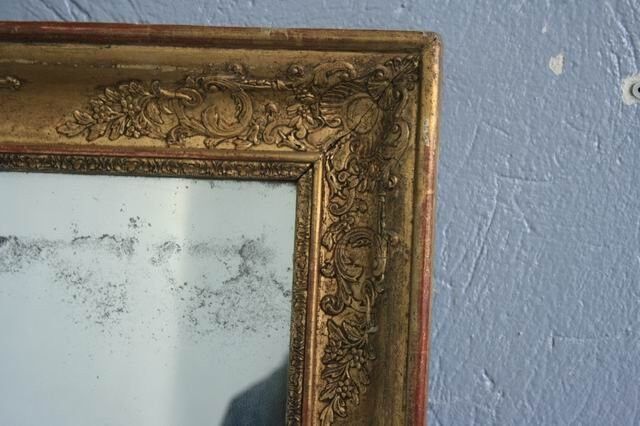 Mirror restoration in Golden stucco