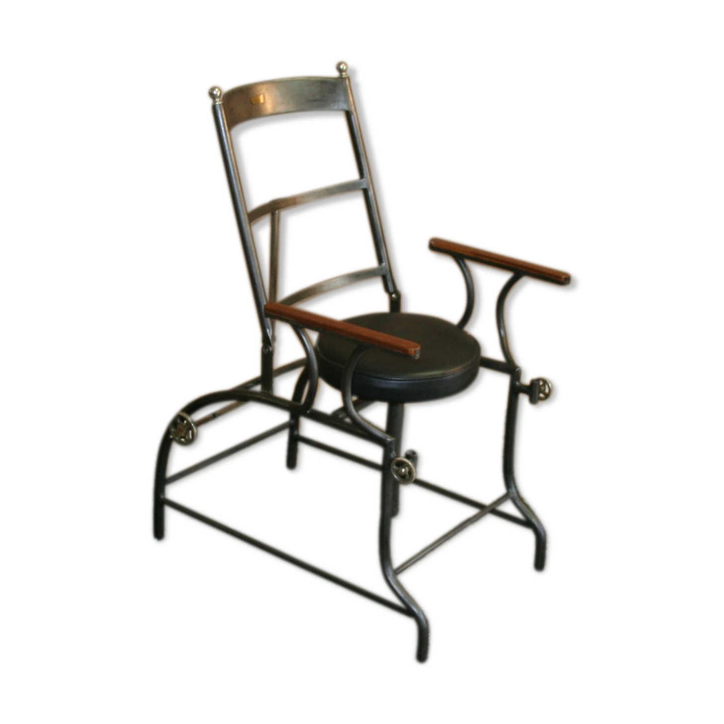 Former surgeon's armchair 40