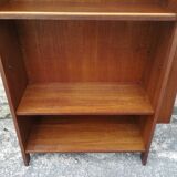 Vintage showcase library