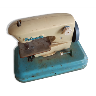 Toy old sewing machine Cousette, vintage 60s