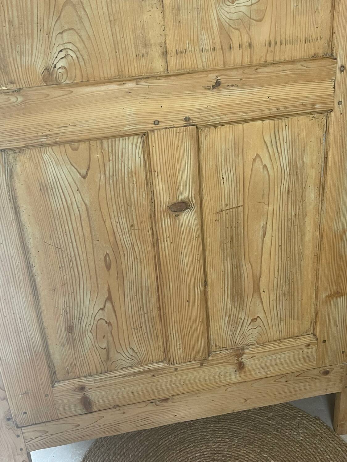 Raw wood bonnetière