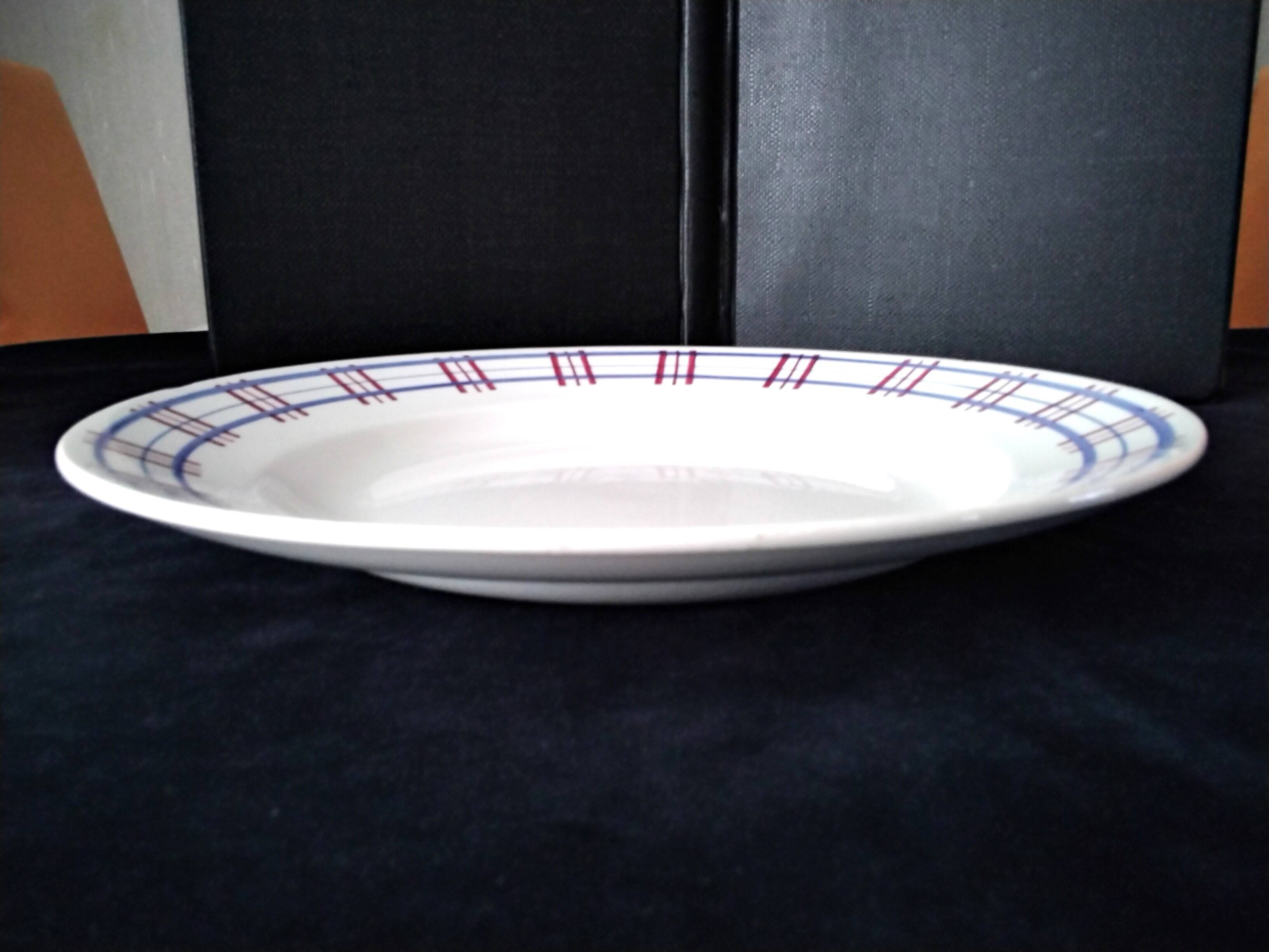 Large Sarreguemines serving dish Poitou model 32 cm