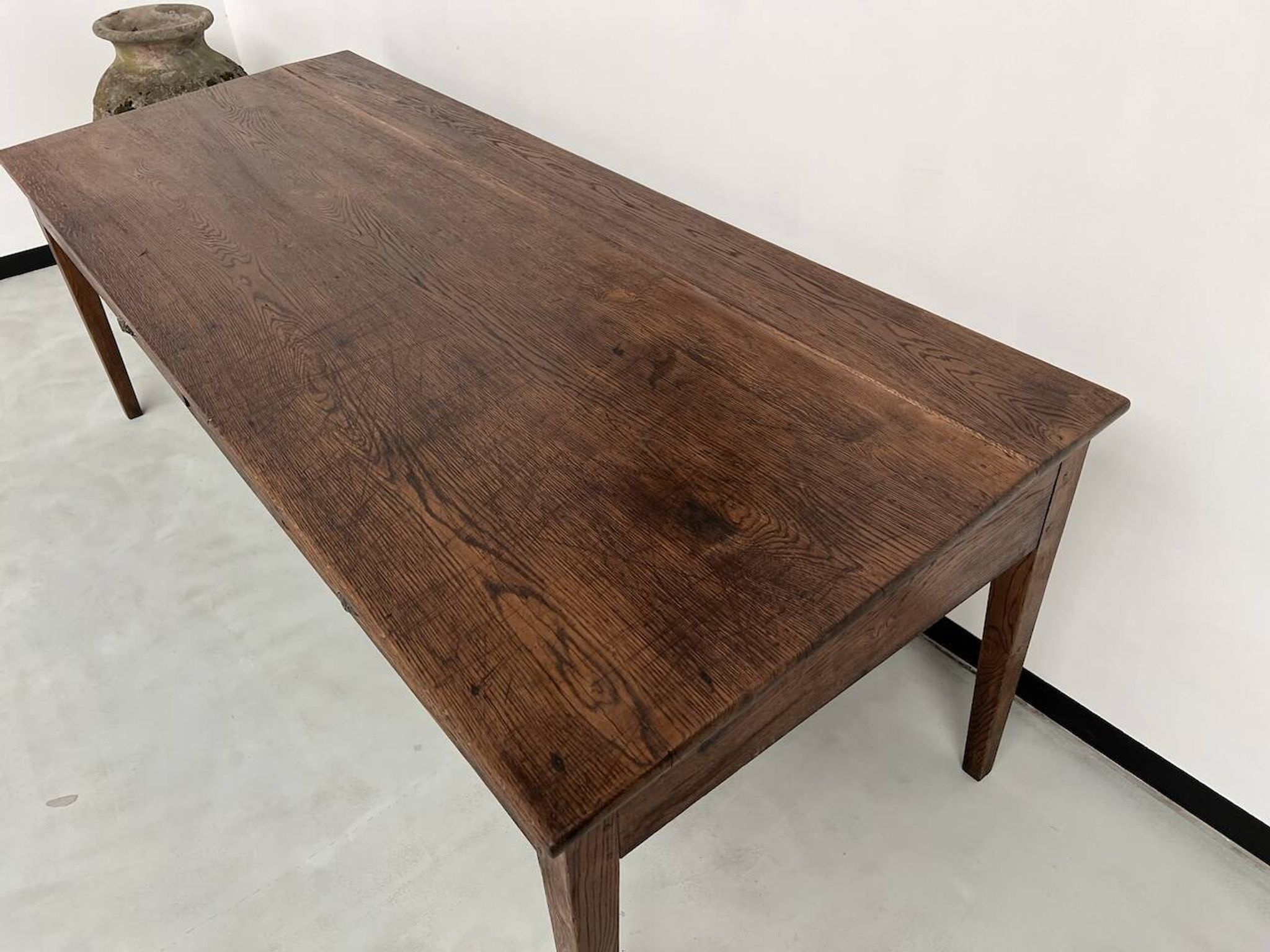 Grande table écritoire des années 40 en chêne massif