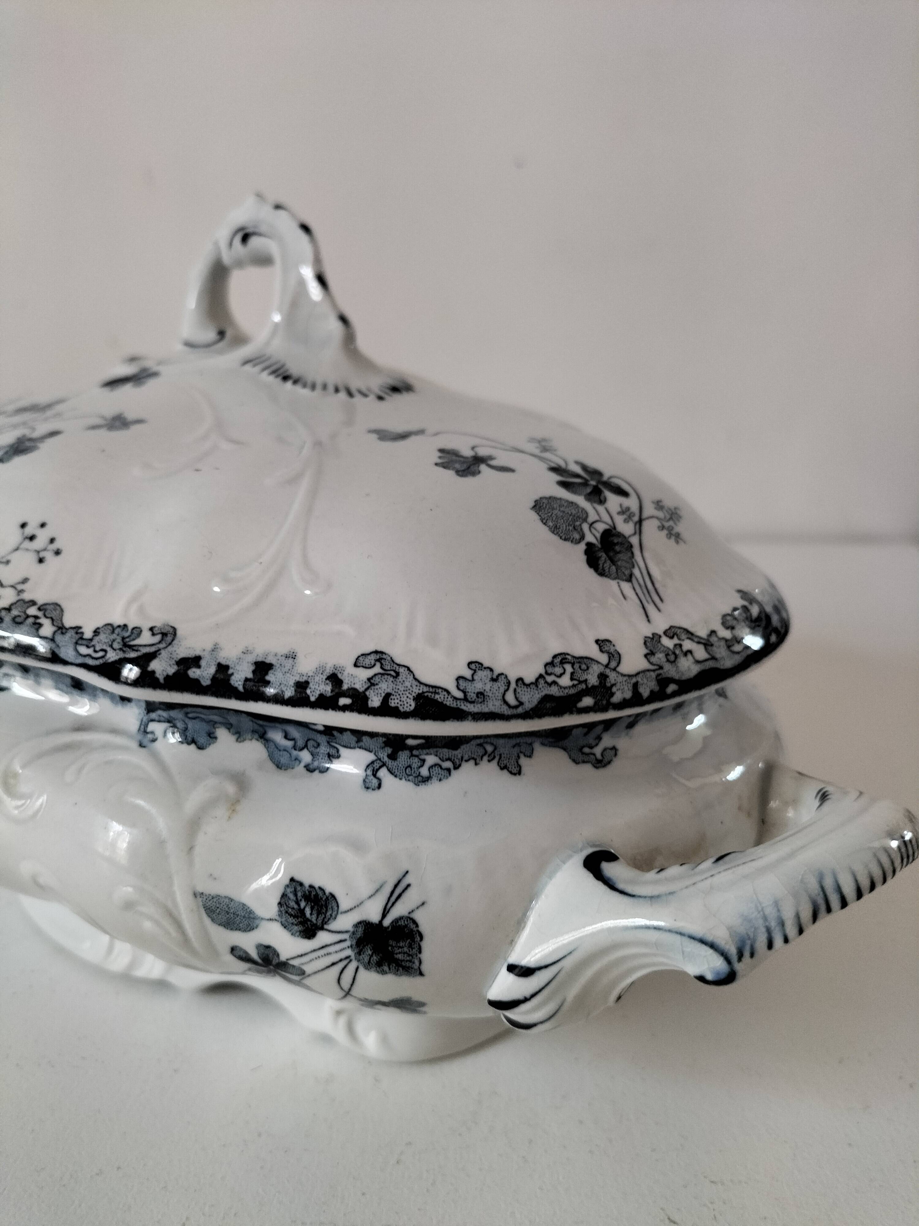 Antique Creil & Montereau soup tureen – sold by E. Bourgeois