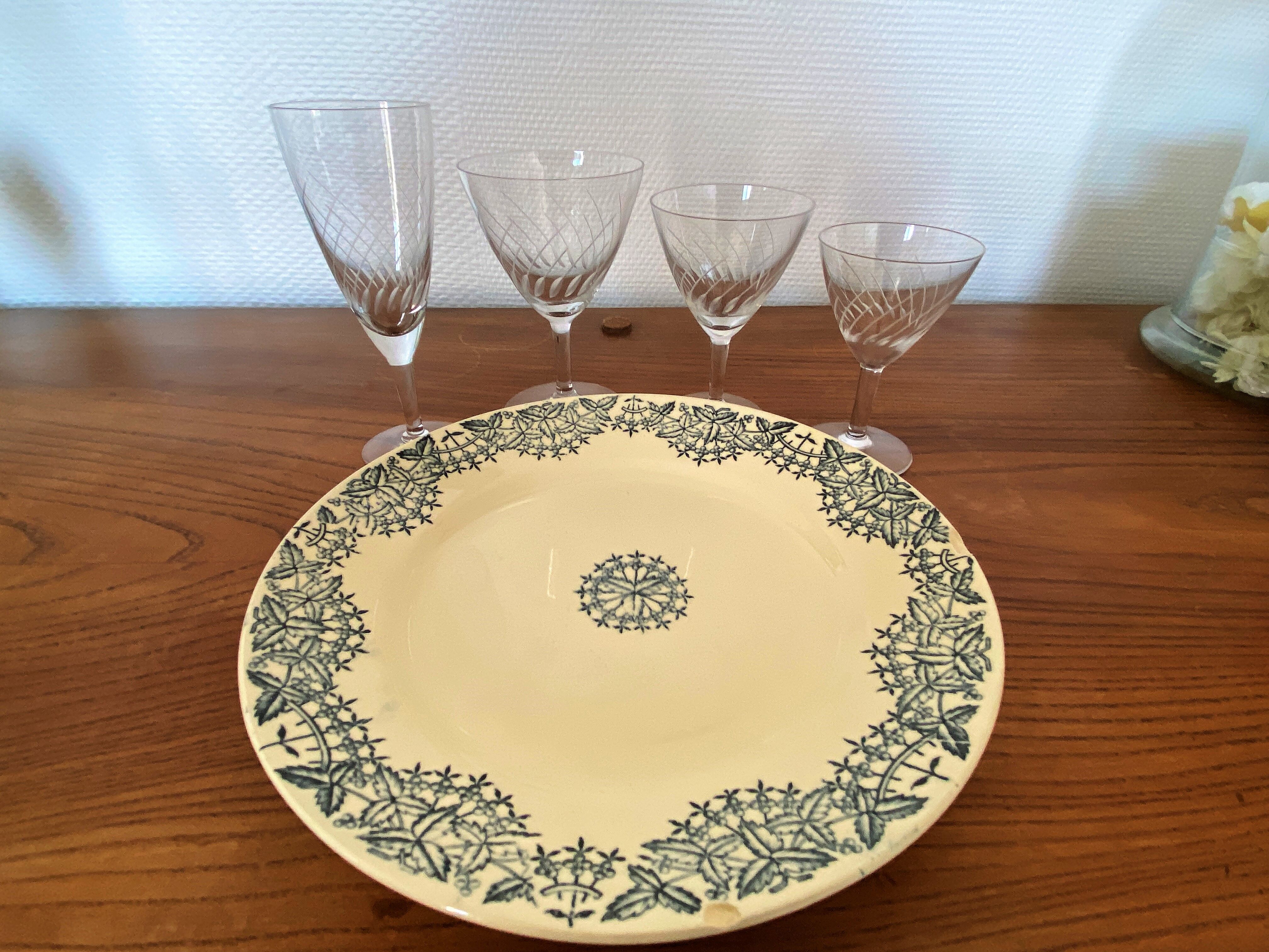 Set of 4 champagne flutes in engraved glass 10 cl