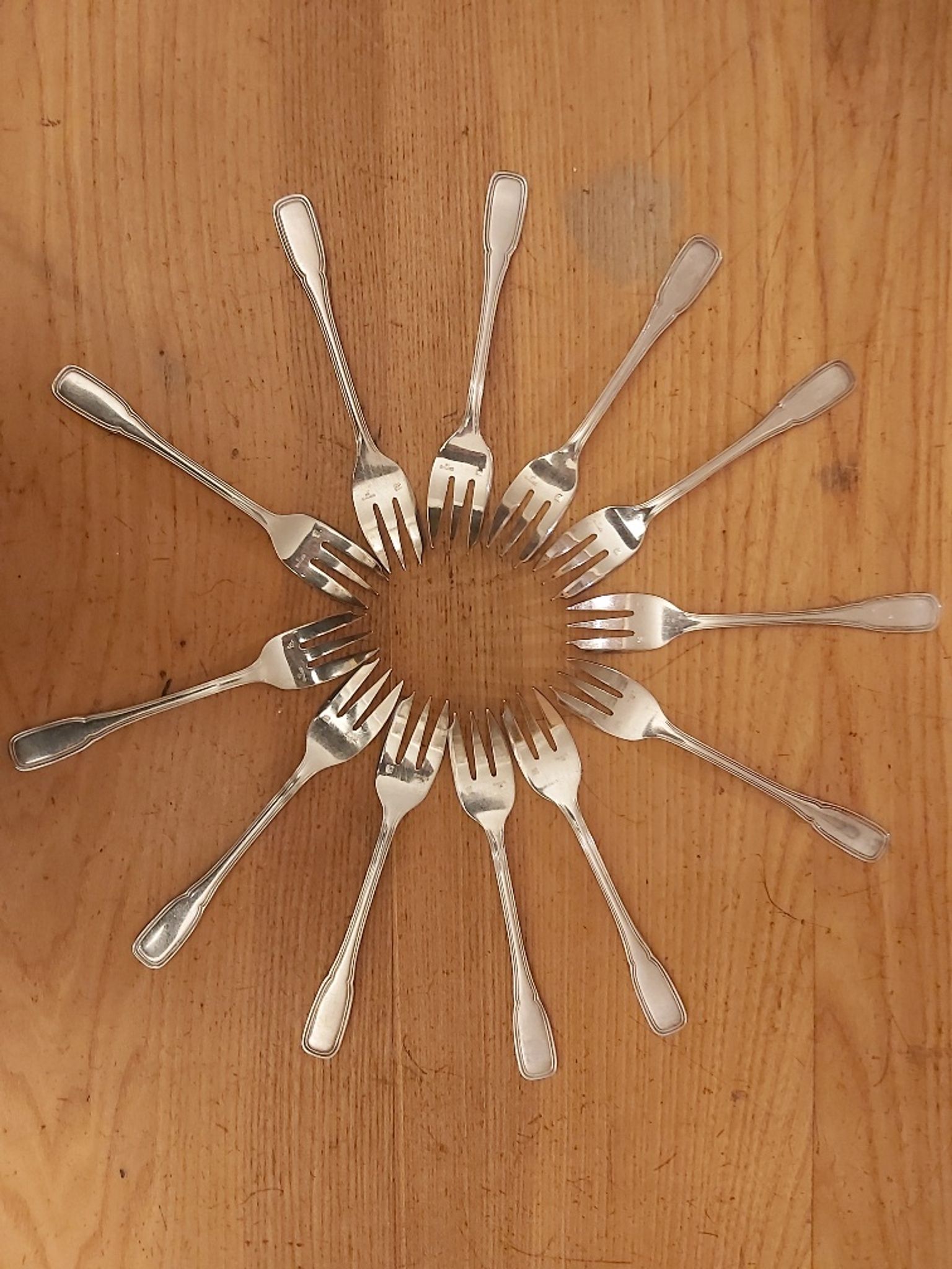 Set de 12 fourchettes à huitres ercuis en métal argenté