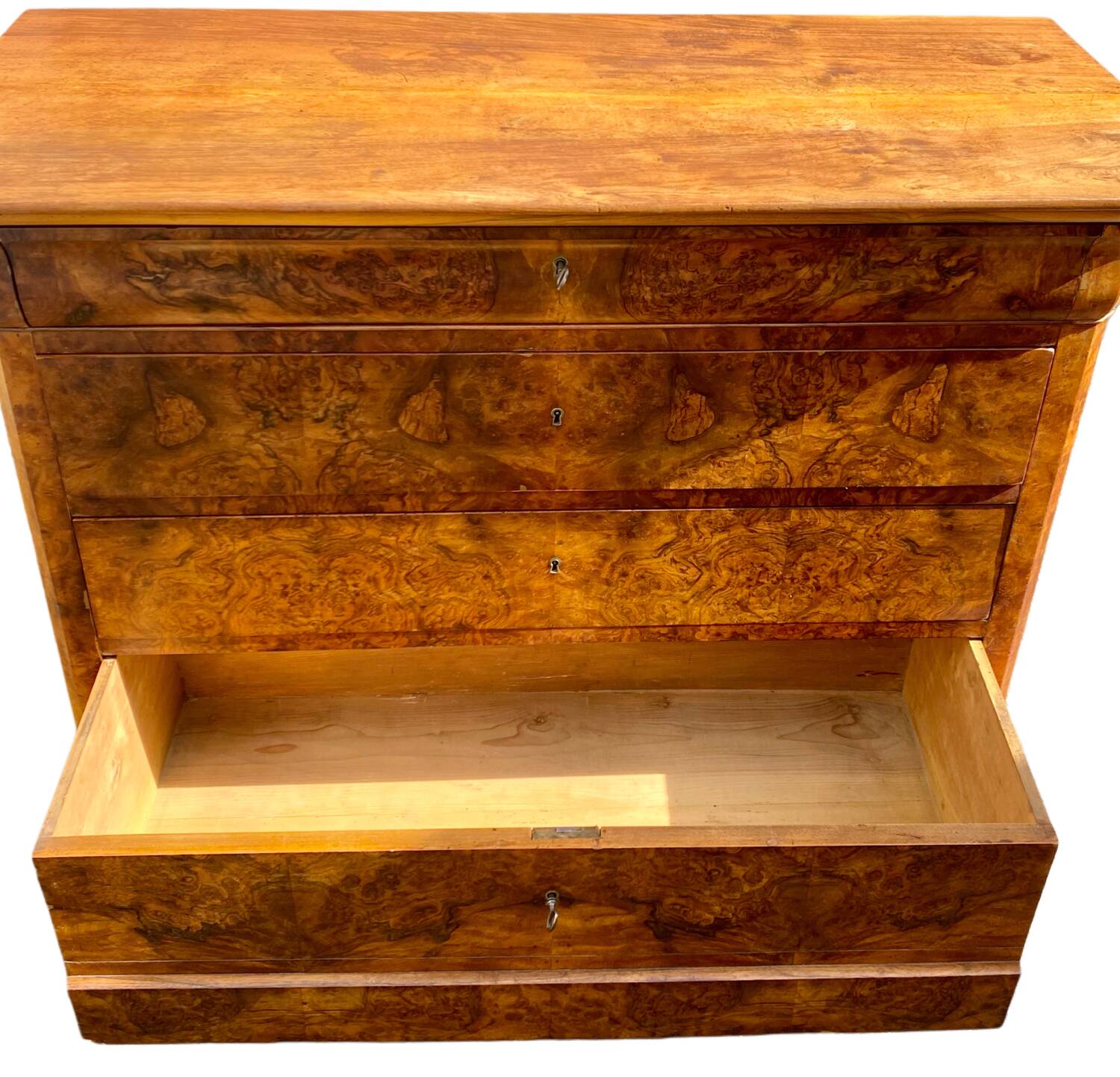 Walnut burl commode, 19th century, Louis Philippe style.