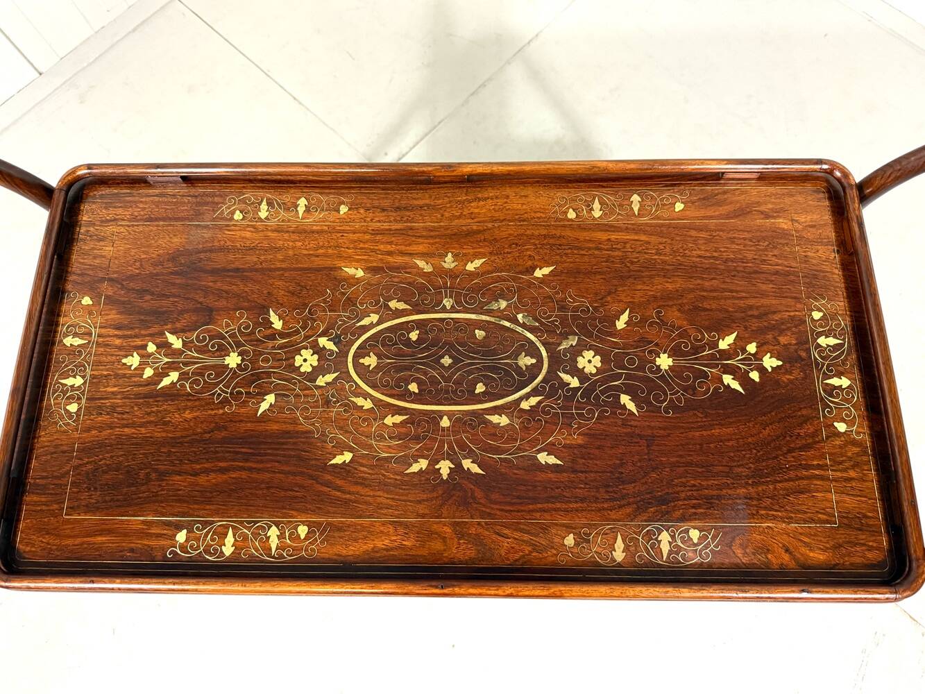Anglo-Indian teak serving trolley with brass inlays from the 1930s-1940s.