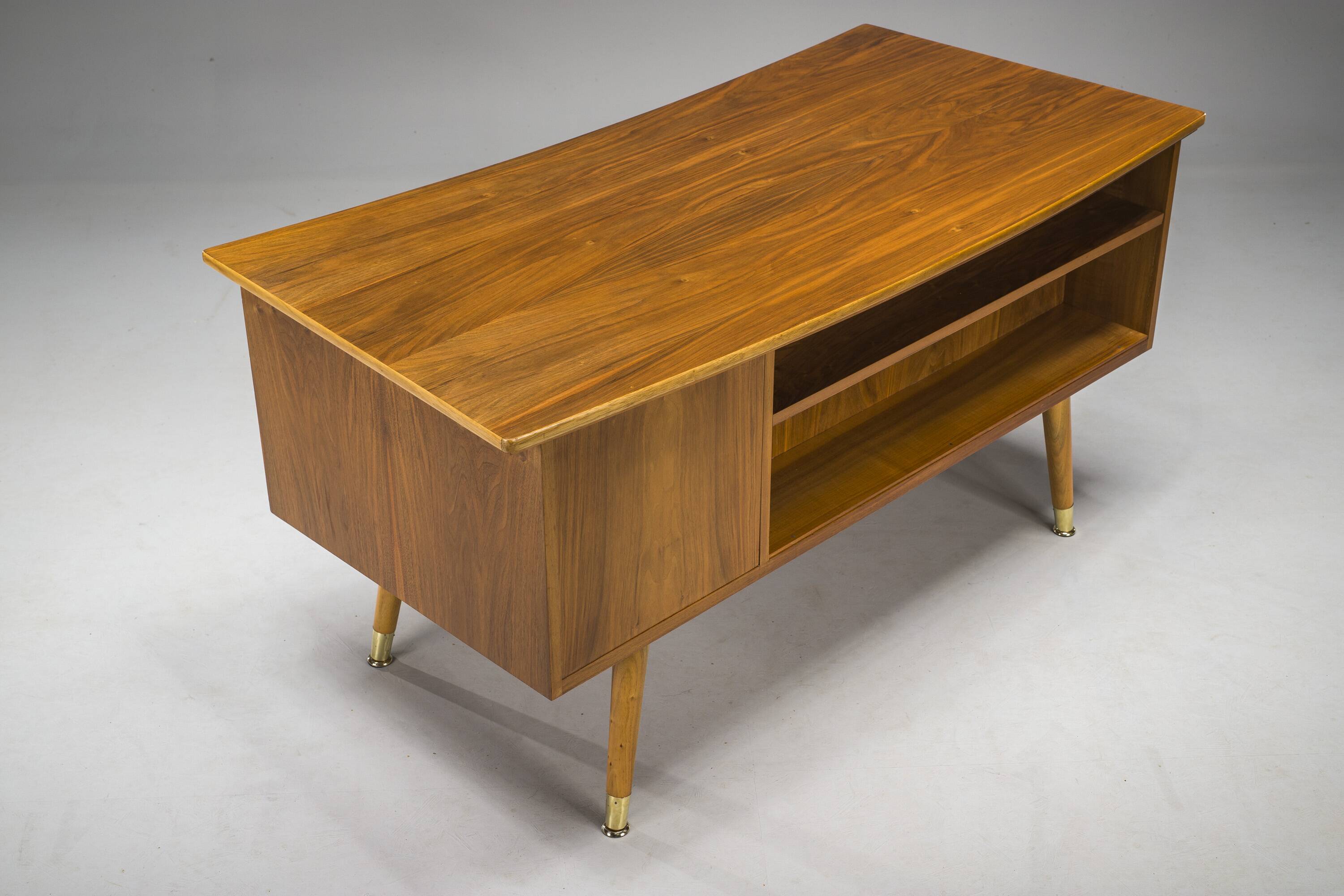 Freestanding Desk in Walnut, 1960s