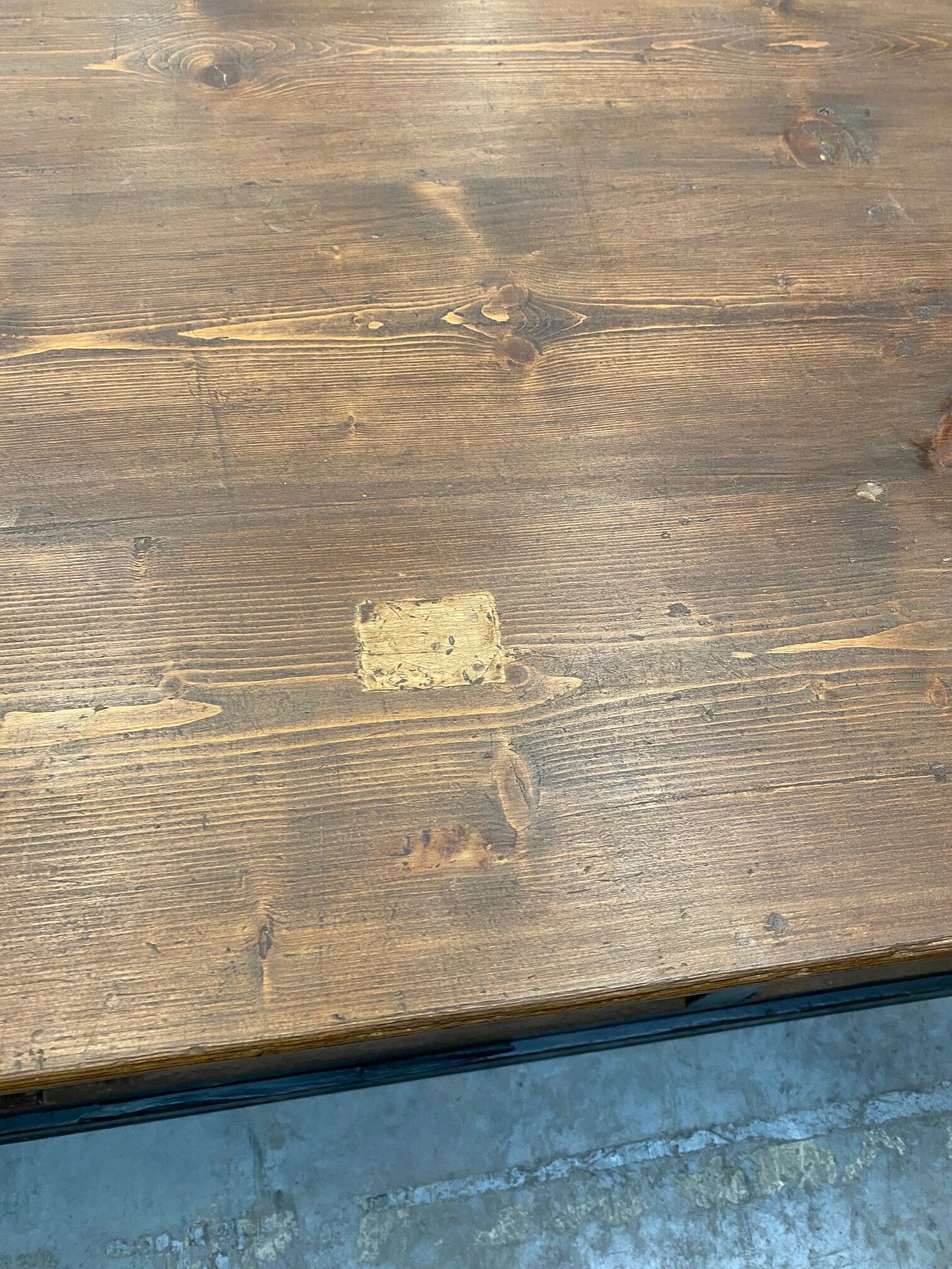 Large trading furniture