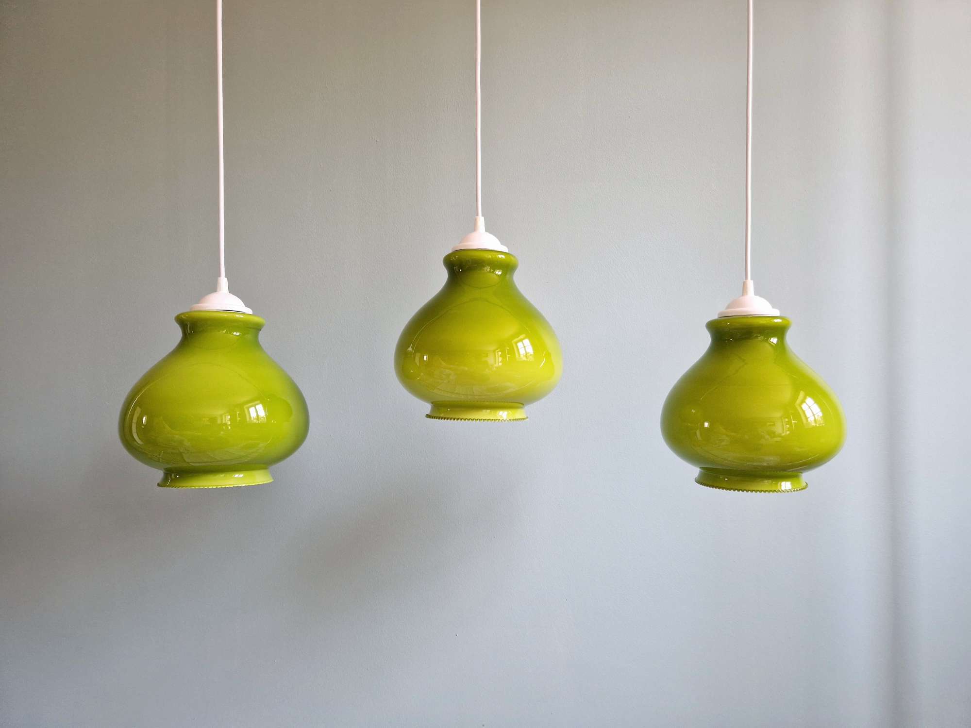 Vintage green opaline suspension (5 available), 1960-70.