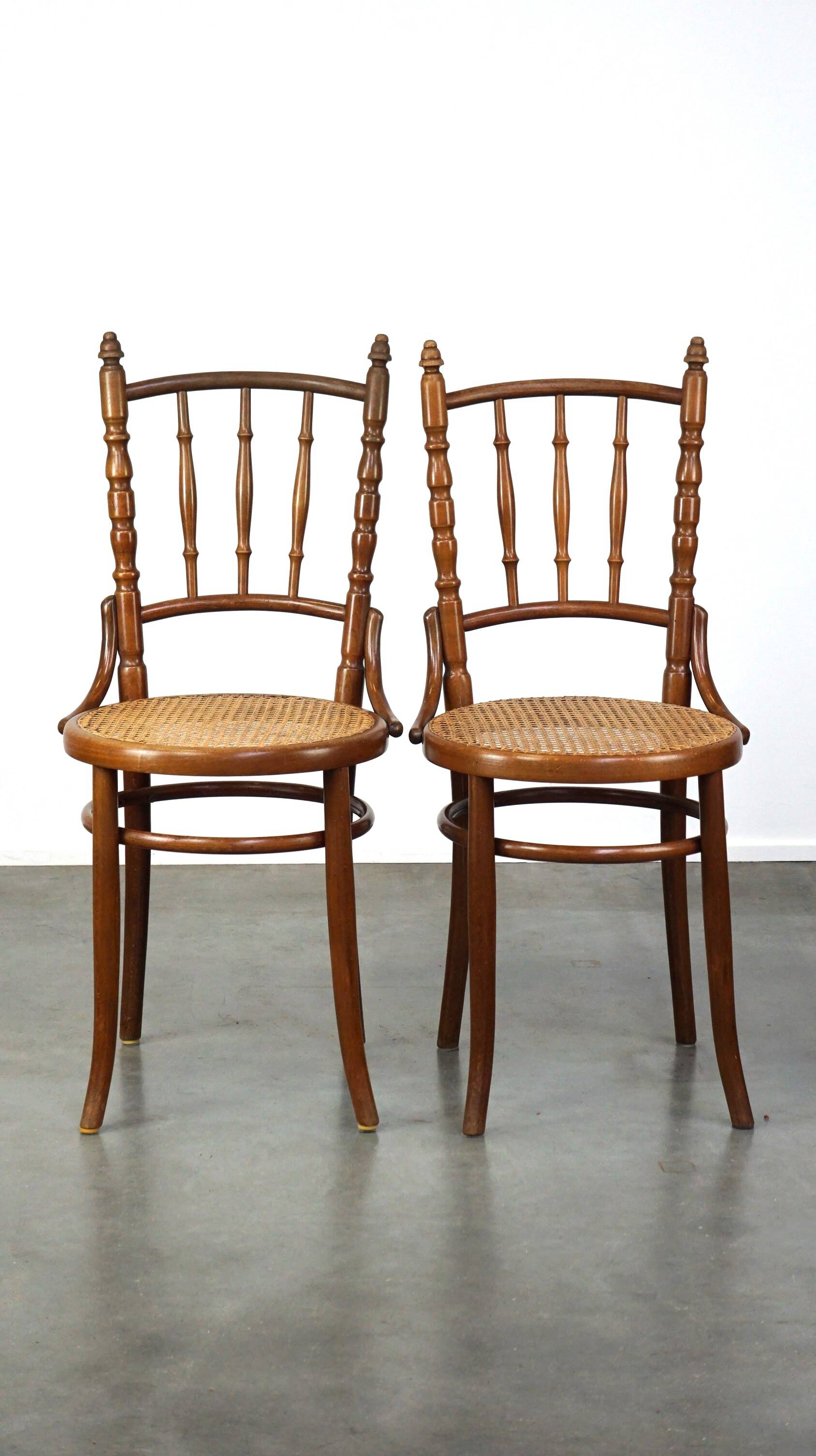 Set of 4 beautiful and atmospheric vintage design bistro chairs