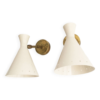 Pair of Italian wall lights in brass and lacquered iron, 1950s design