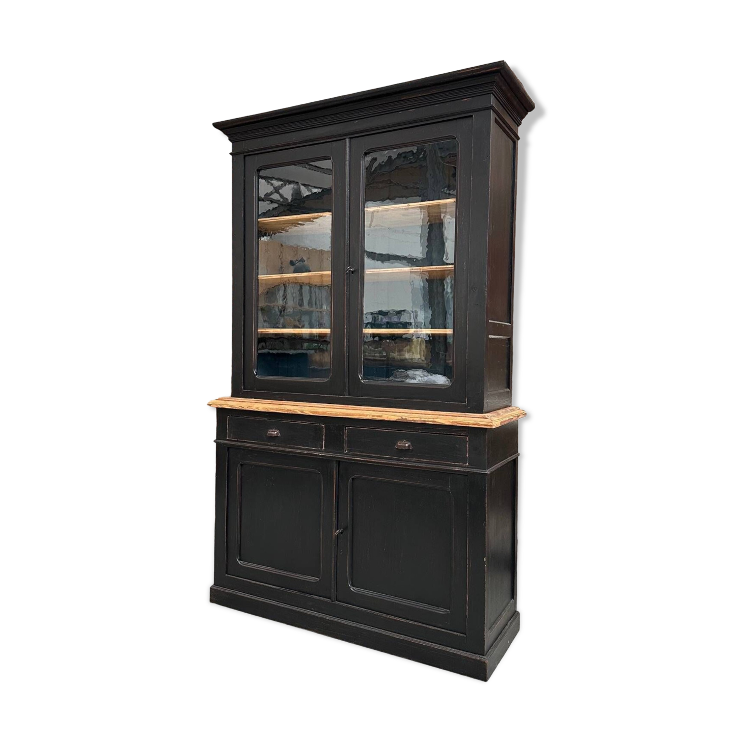 Early 20th century dresser