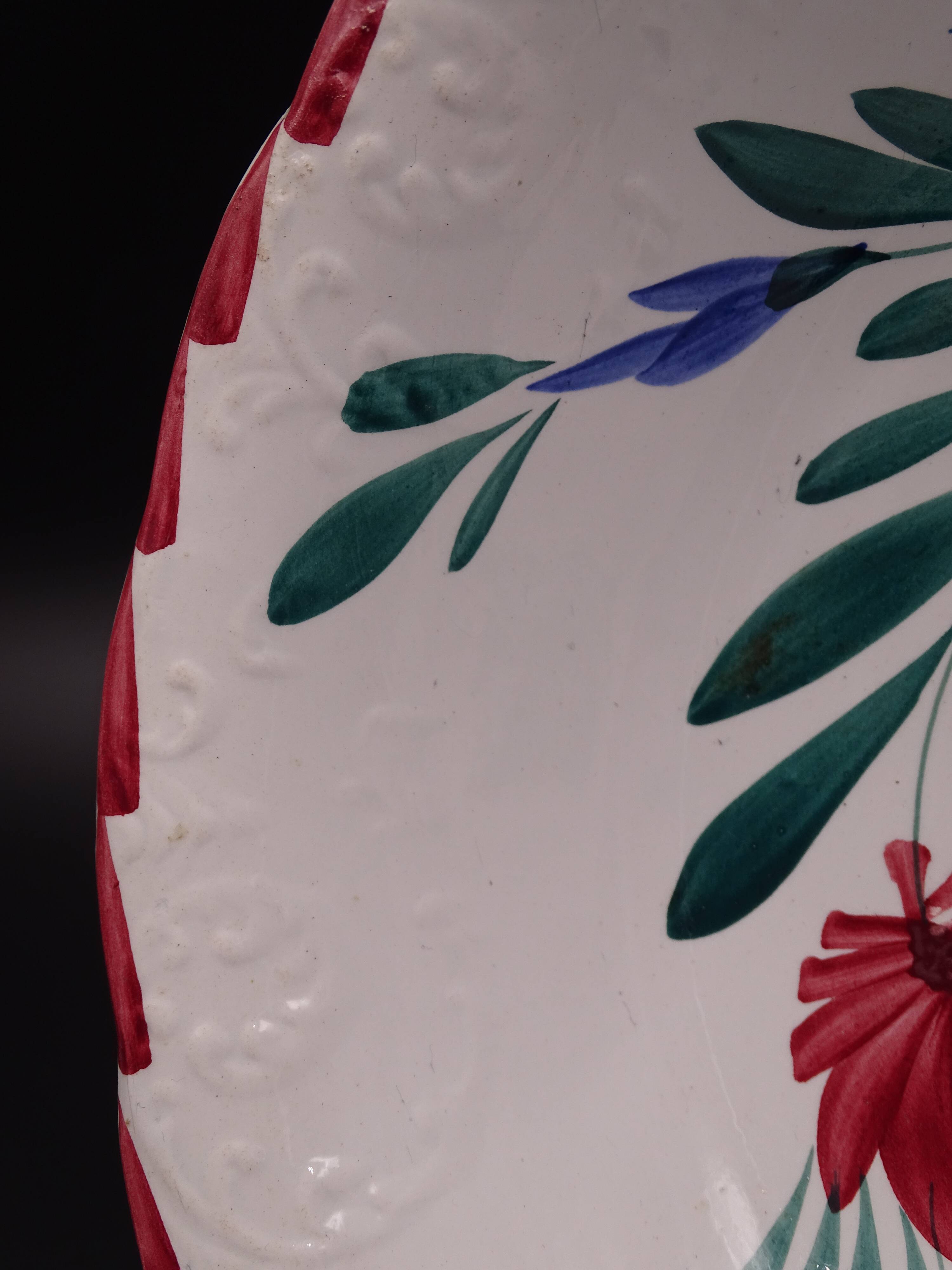 Large earthenware bowl of Moulin-des-Loups - Floral decoration - Around 1960