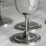 Lot de 8 coupes à pied