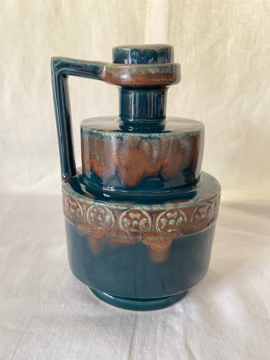 Denbac pouring vase