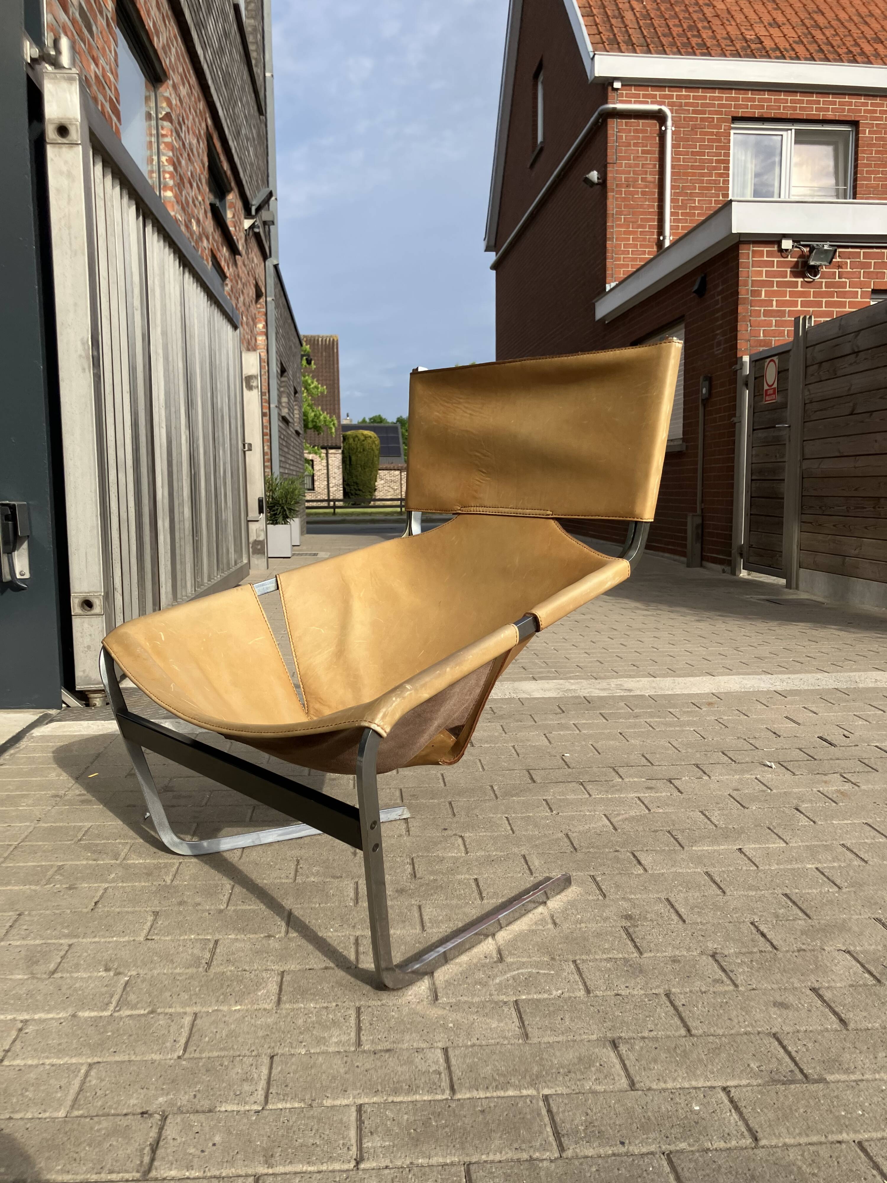 Artifort F444 van Pierre Paulin, natural camel leather