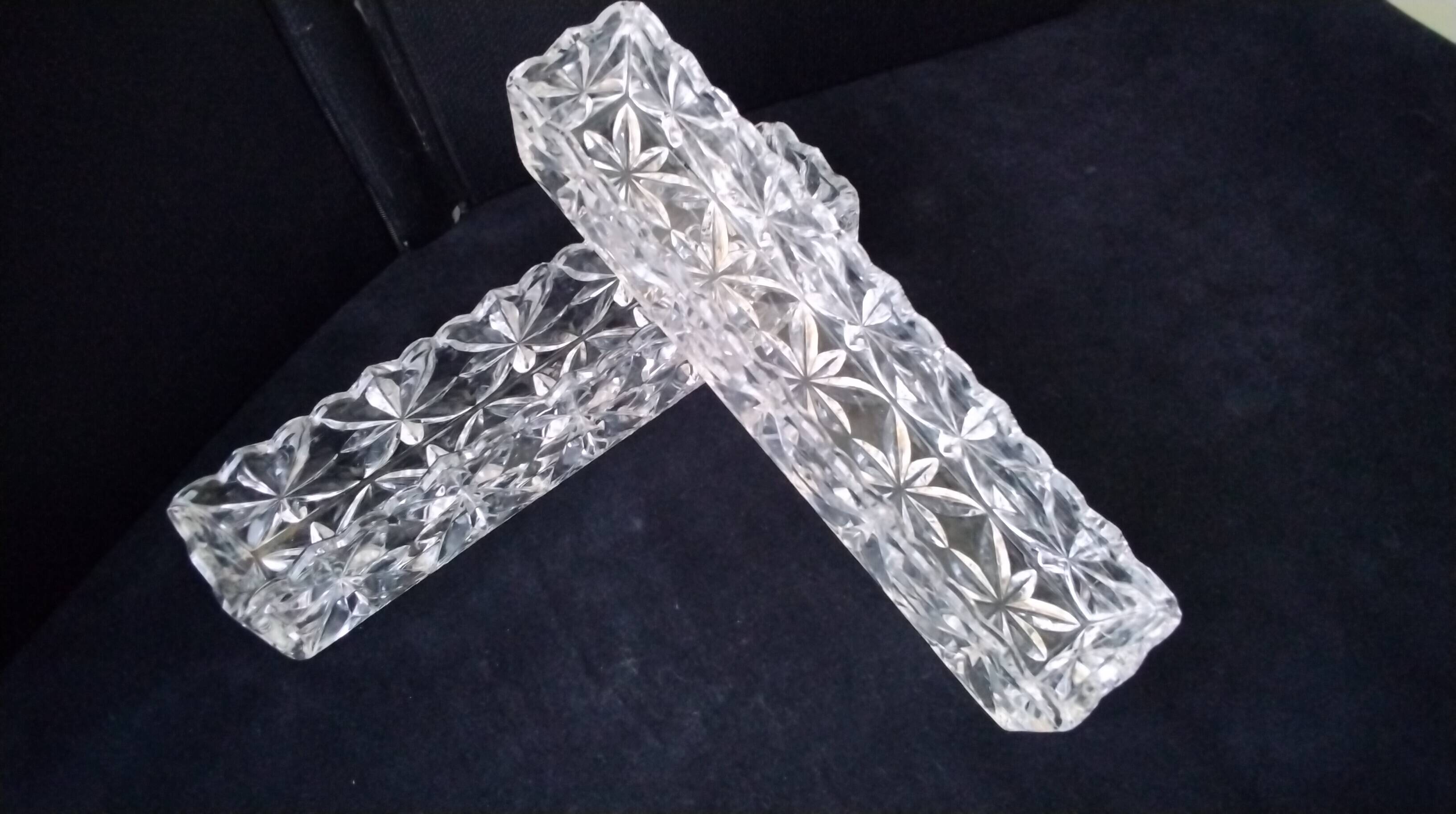 2 molded crystal centerpiece planters