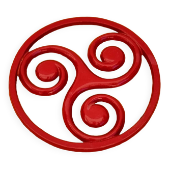 Triskelion cast iron trivet