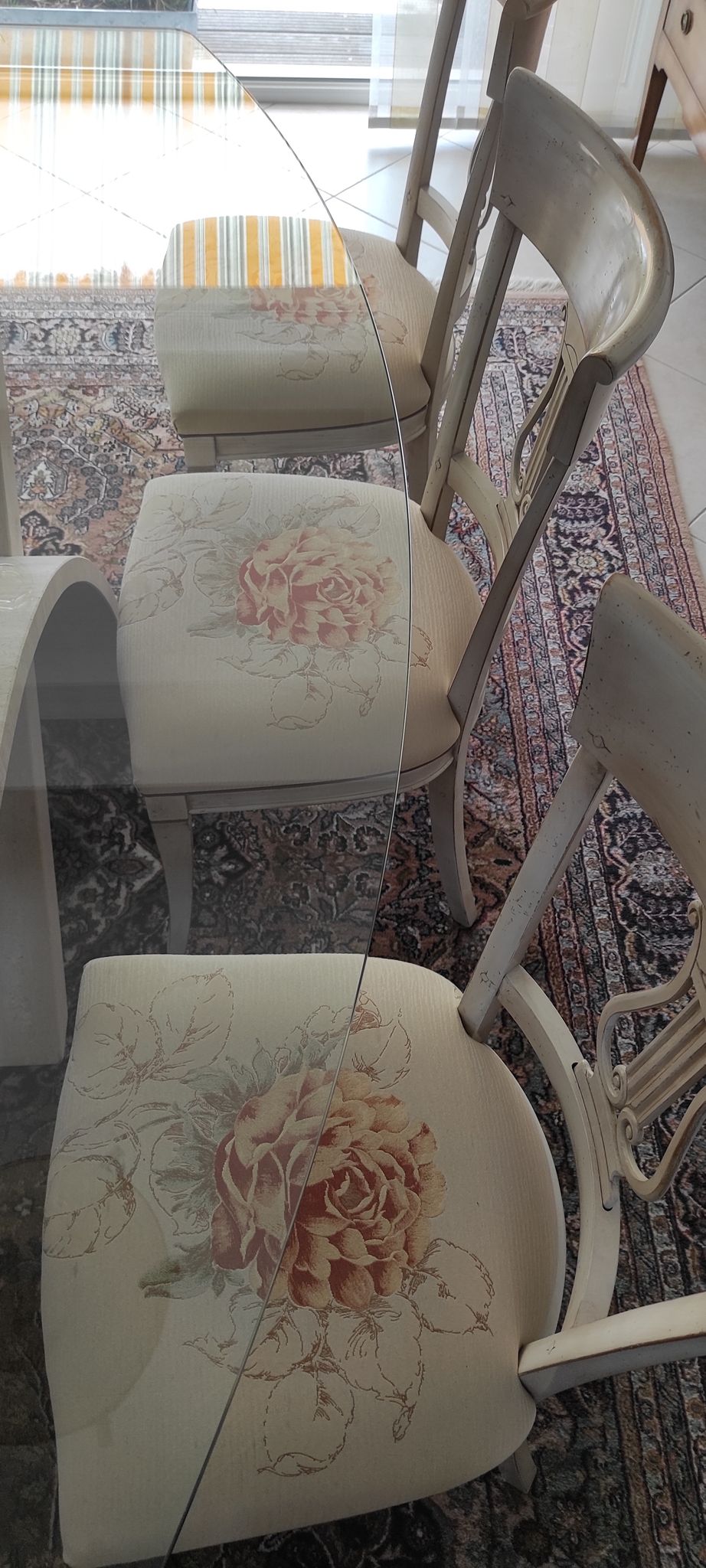 6 chaises contemporaine pour salle à manger.