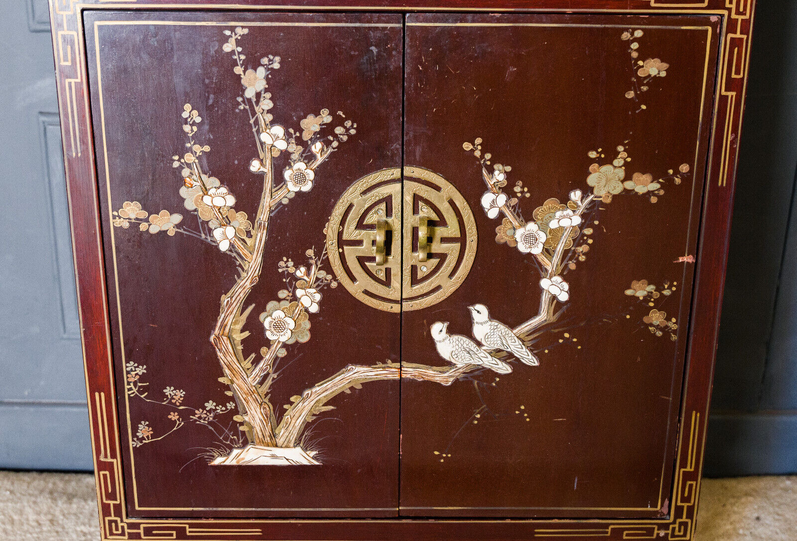 Chinese furniture XXth Red lacquer Decor of branches and birds