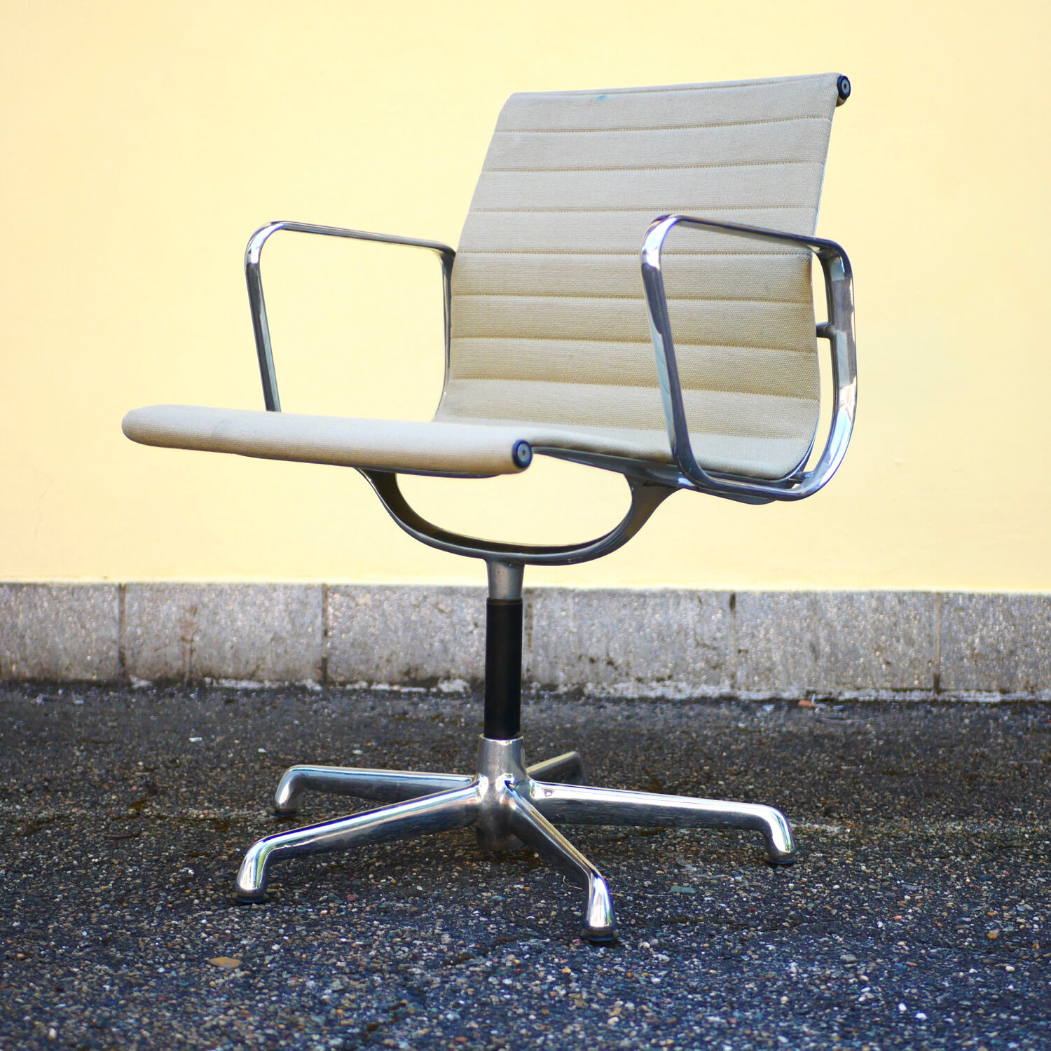 Charles Eames Chair