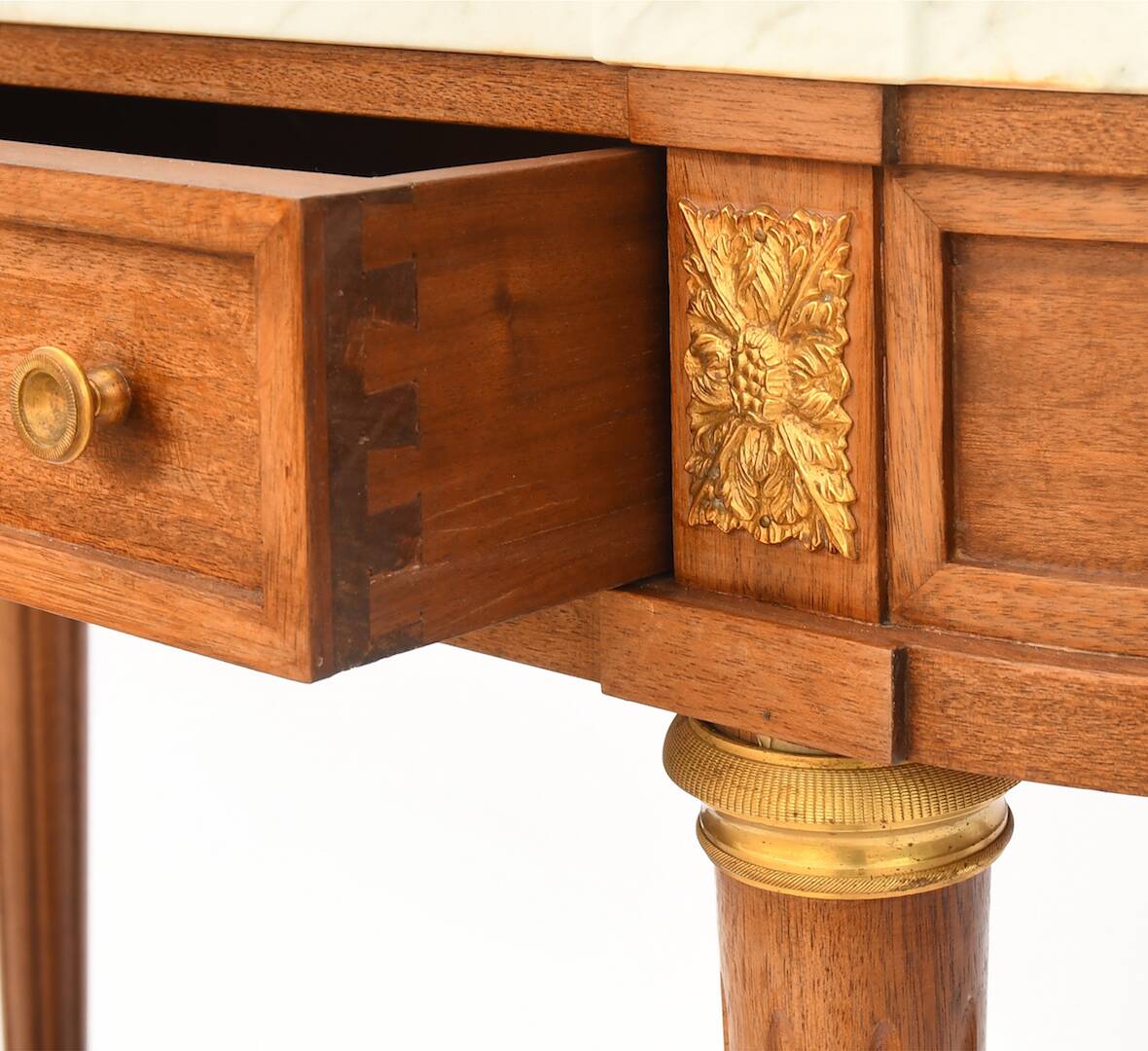 Console de style Louis XVI